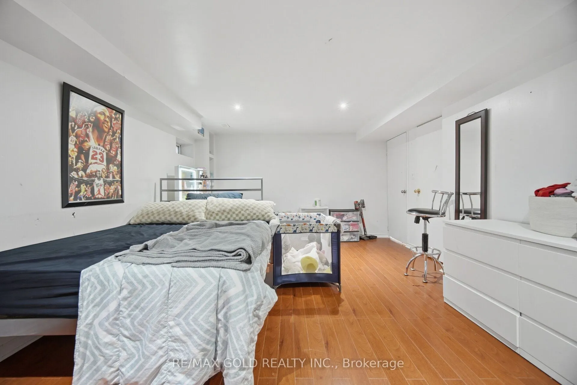 83 Clarion Road