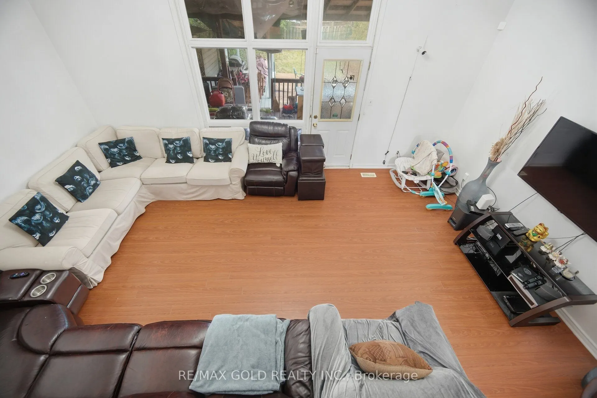 83 Clarion Road