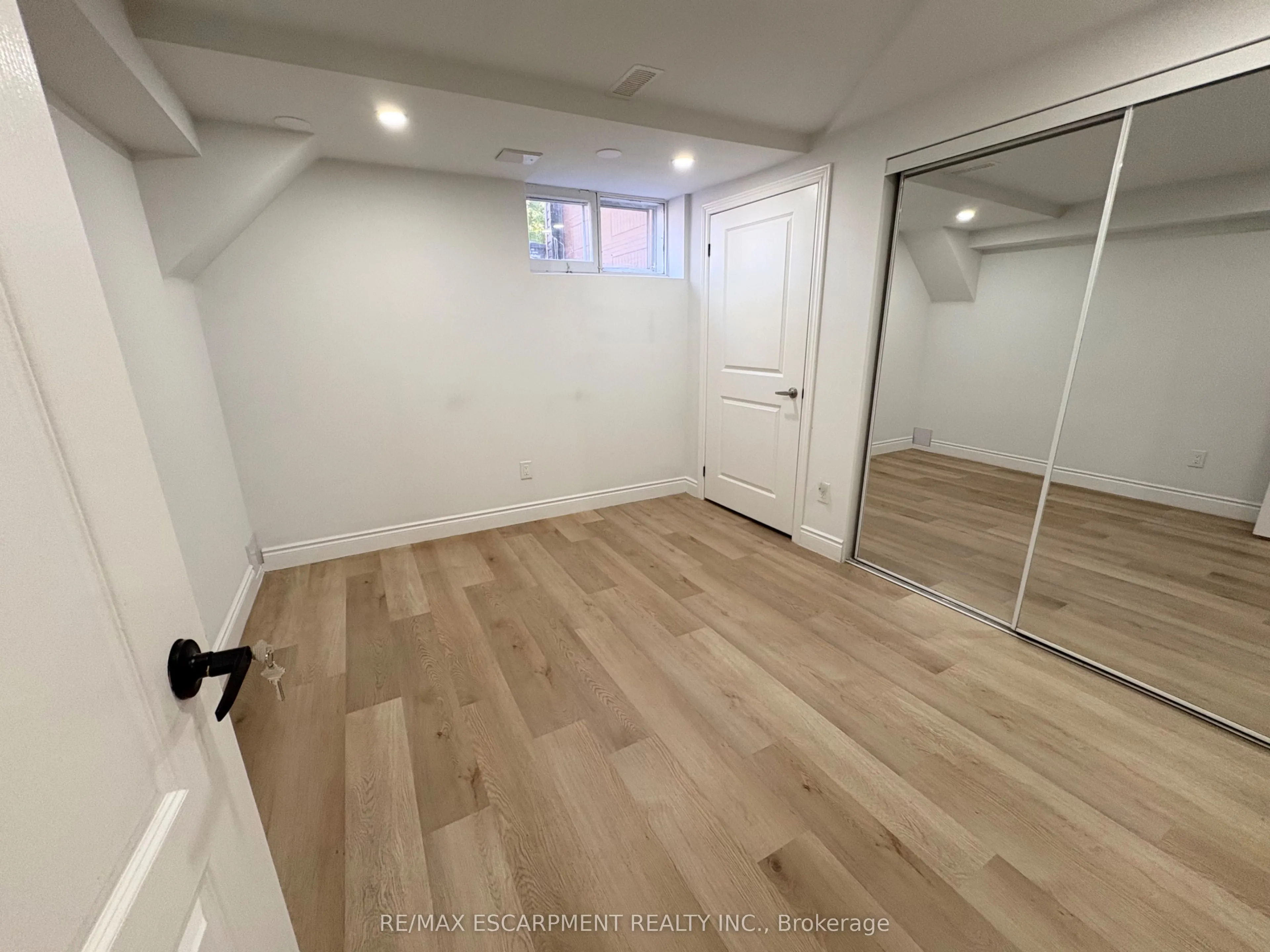 292 Woodward Avenue #Lower