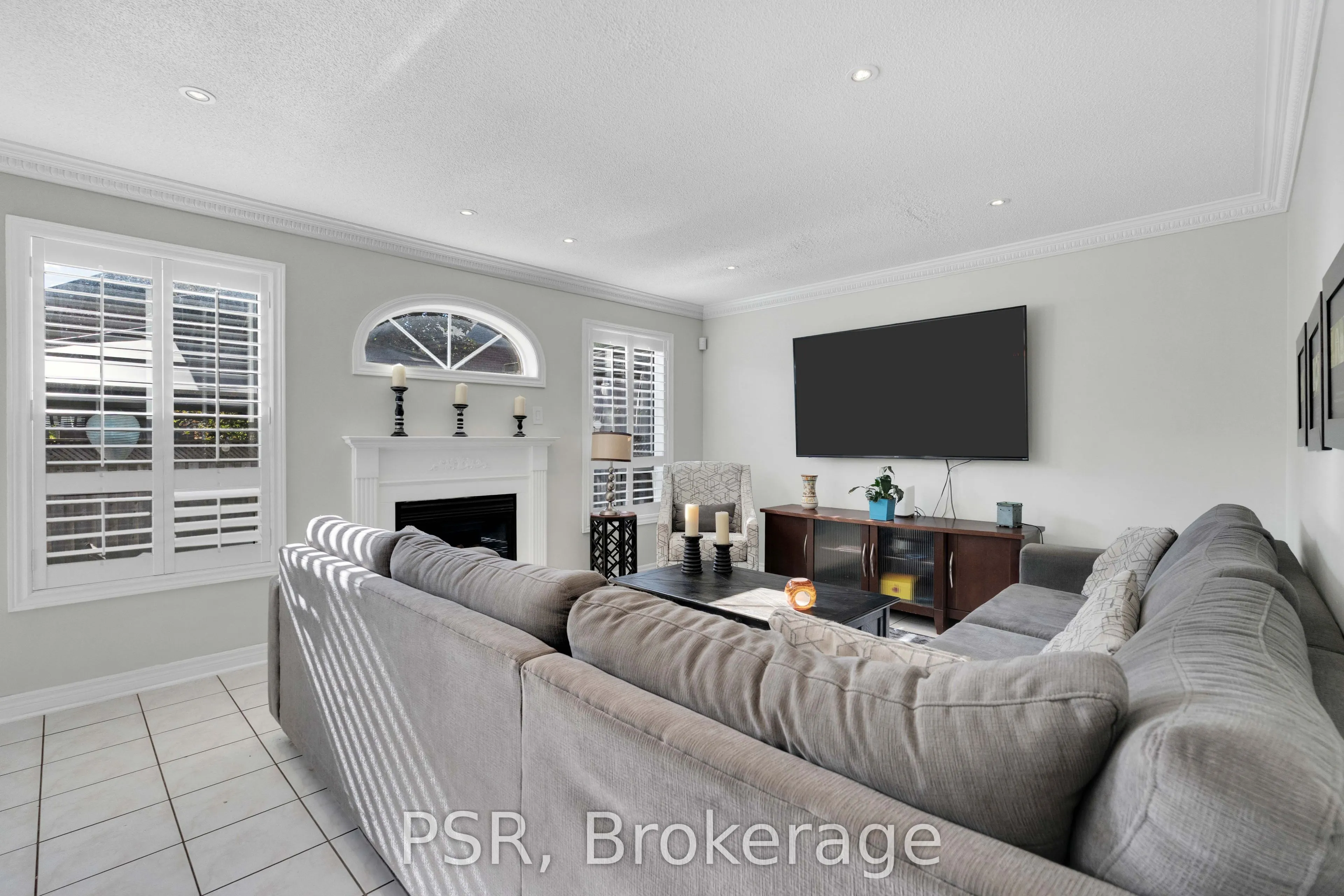 10 Baccarat Crescent