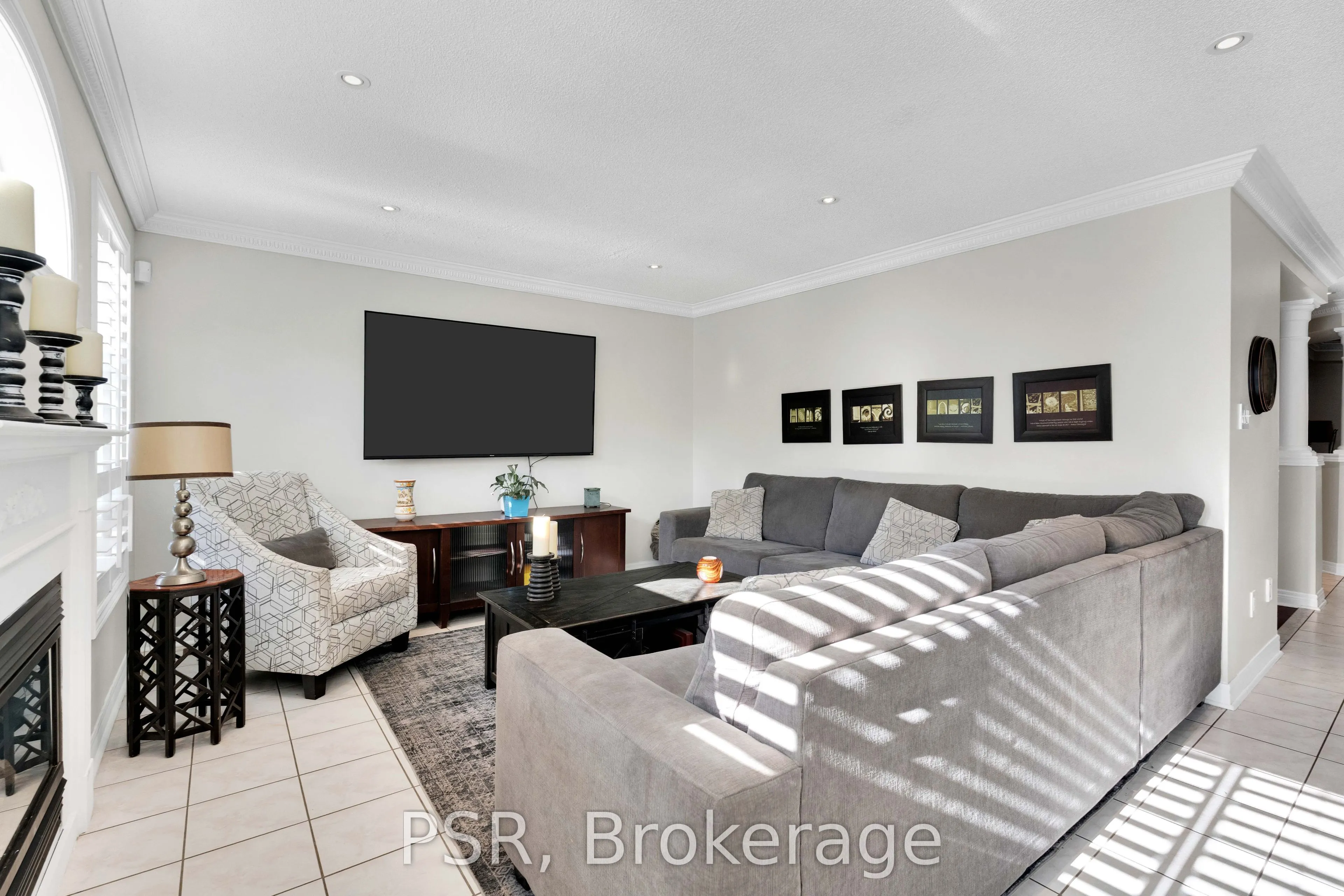 10 Baccarat Crescent