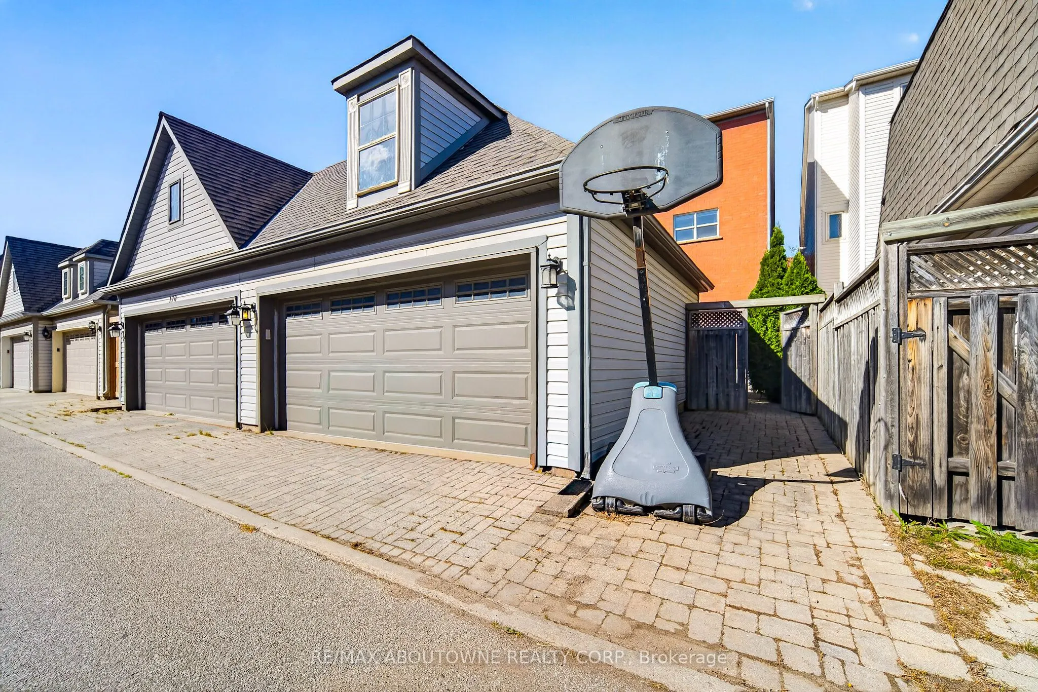 172 Roxton Road