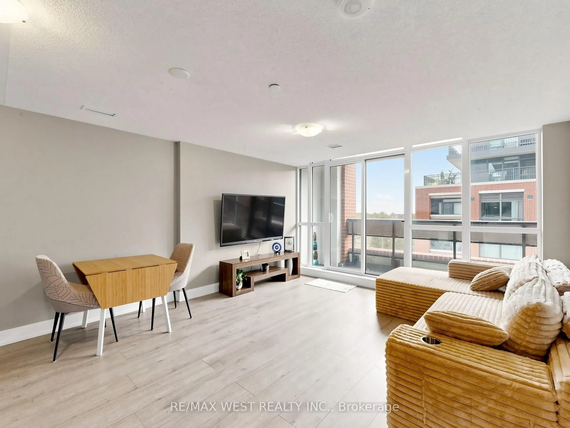 3091 Dufferin Street #608