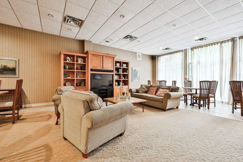 5188 Lakeshore Road #409