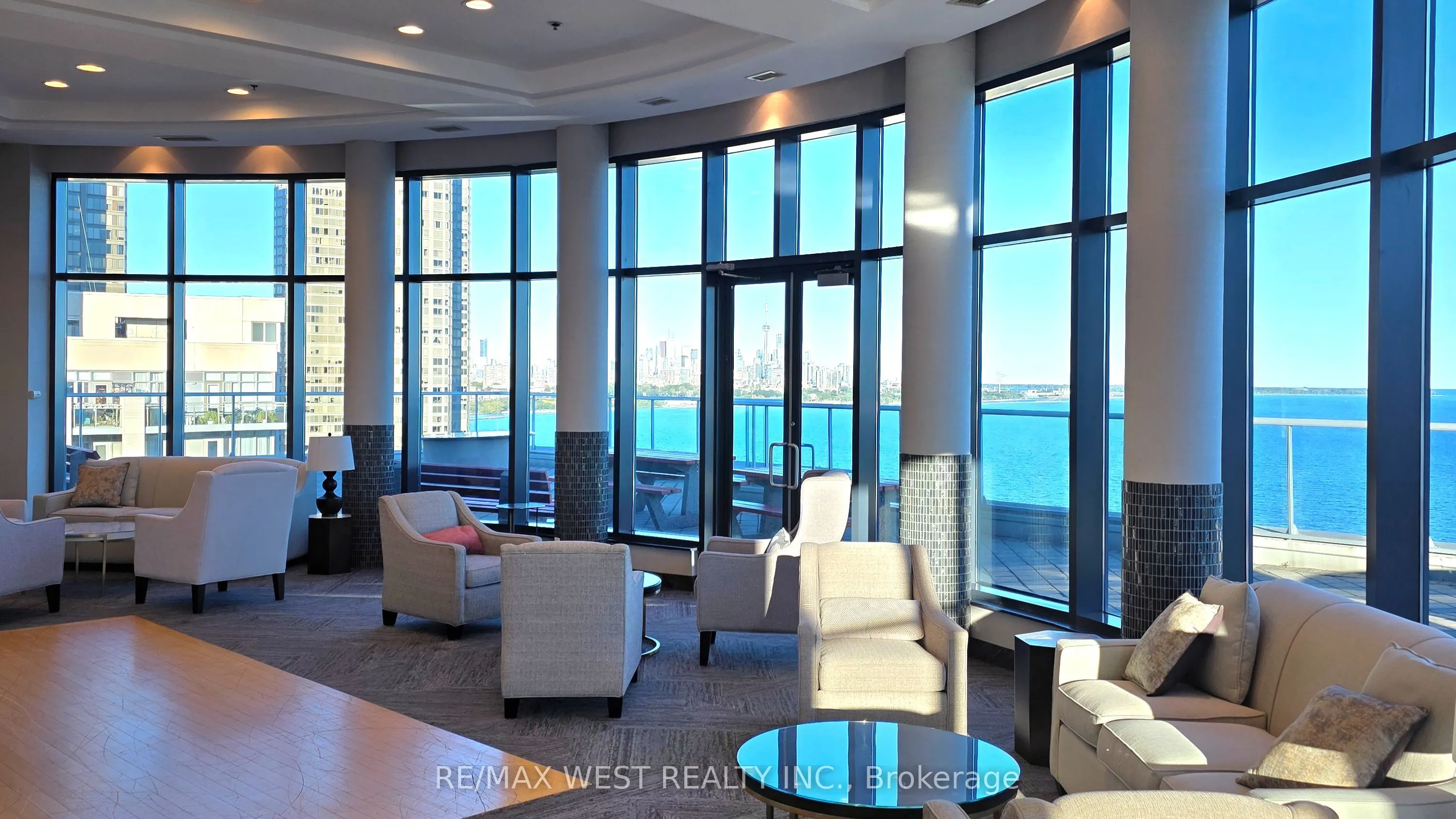 2083 Lake Shore Boulevard #914