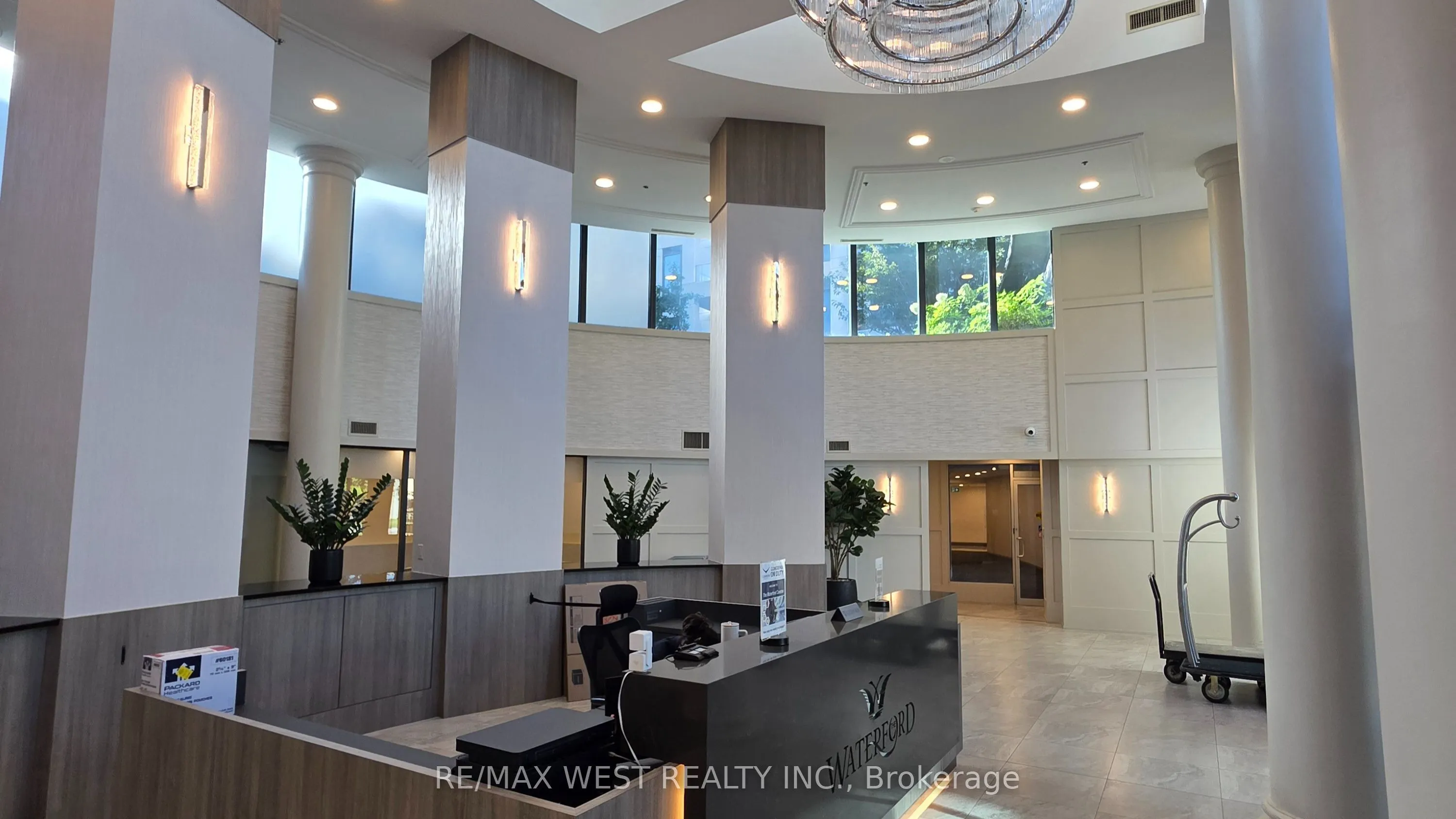 2083 Lake Shore Boulevard #914