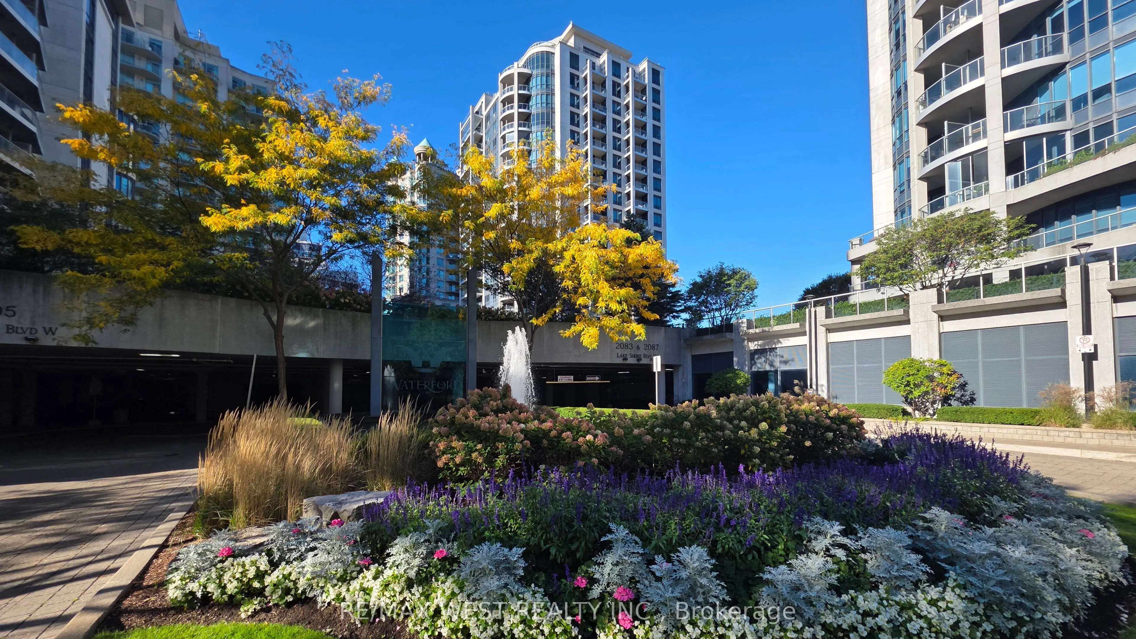 2083 Lake Shore Boulevard #914