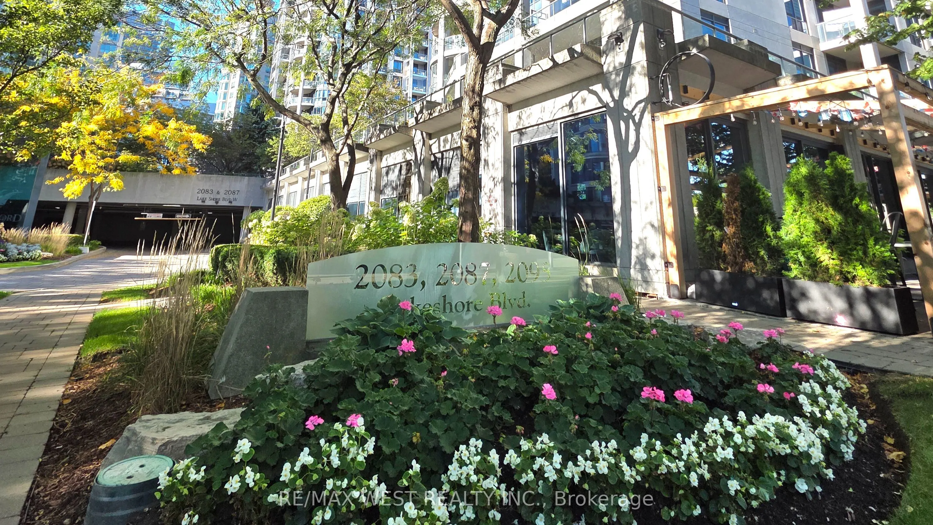 2083 Lake Shore Boulevard #914
