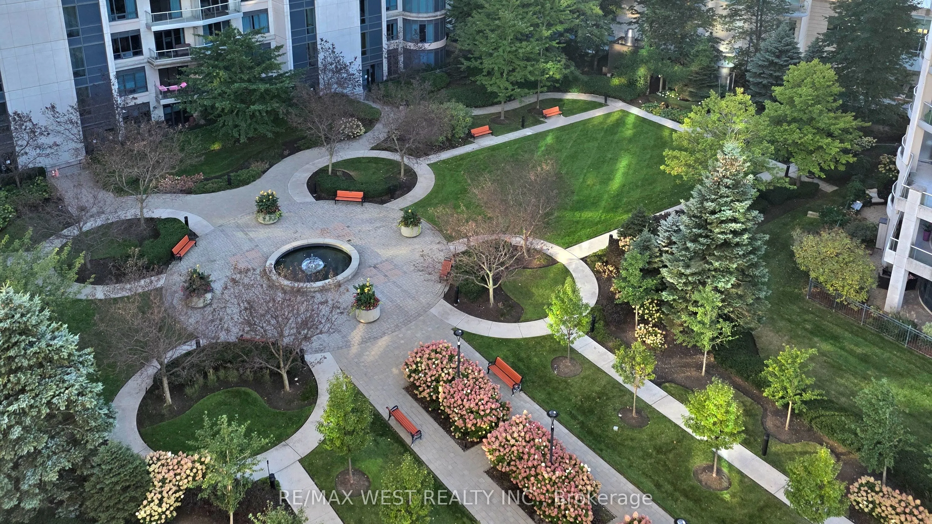 2083 Lake Shore Boulevard #914
