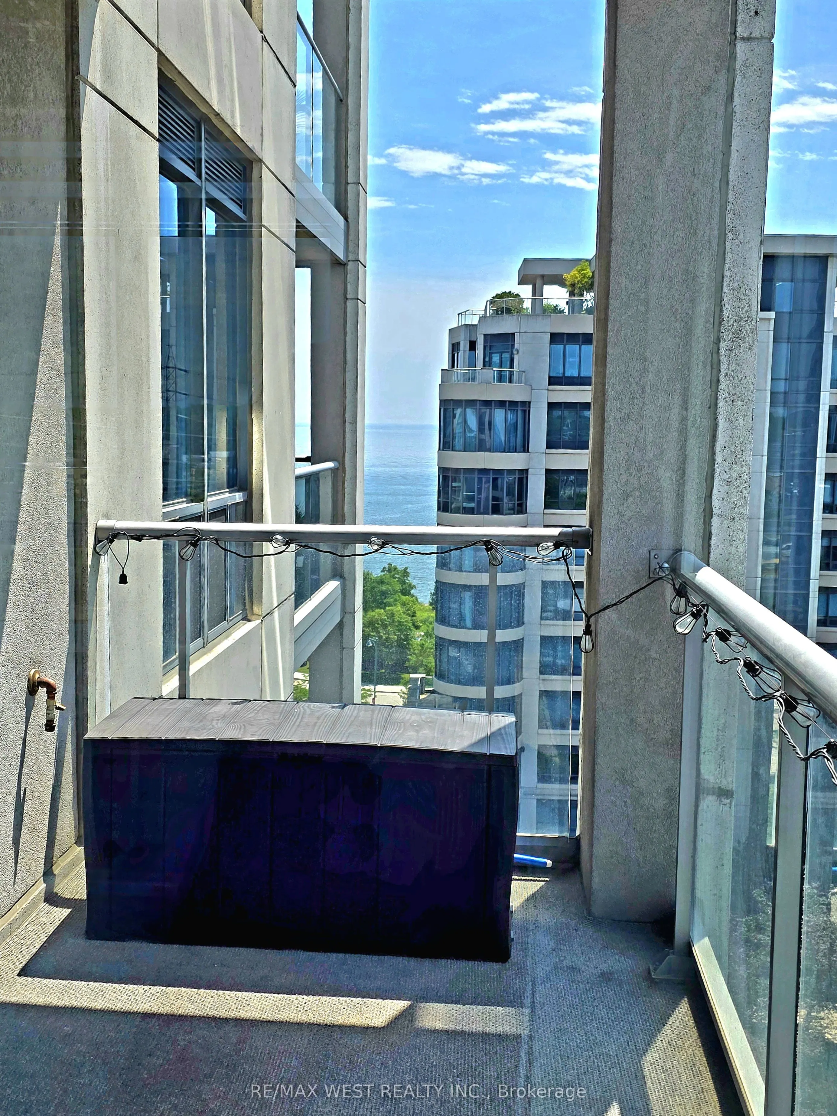 2083 Lake Shore Boulevard #914