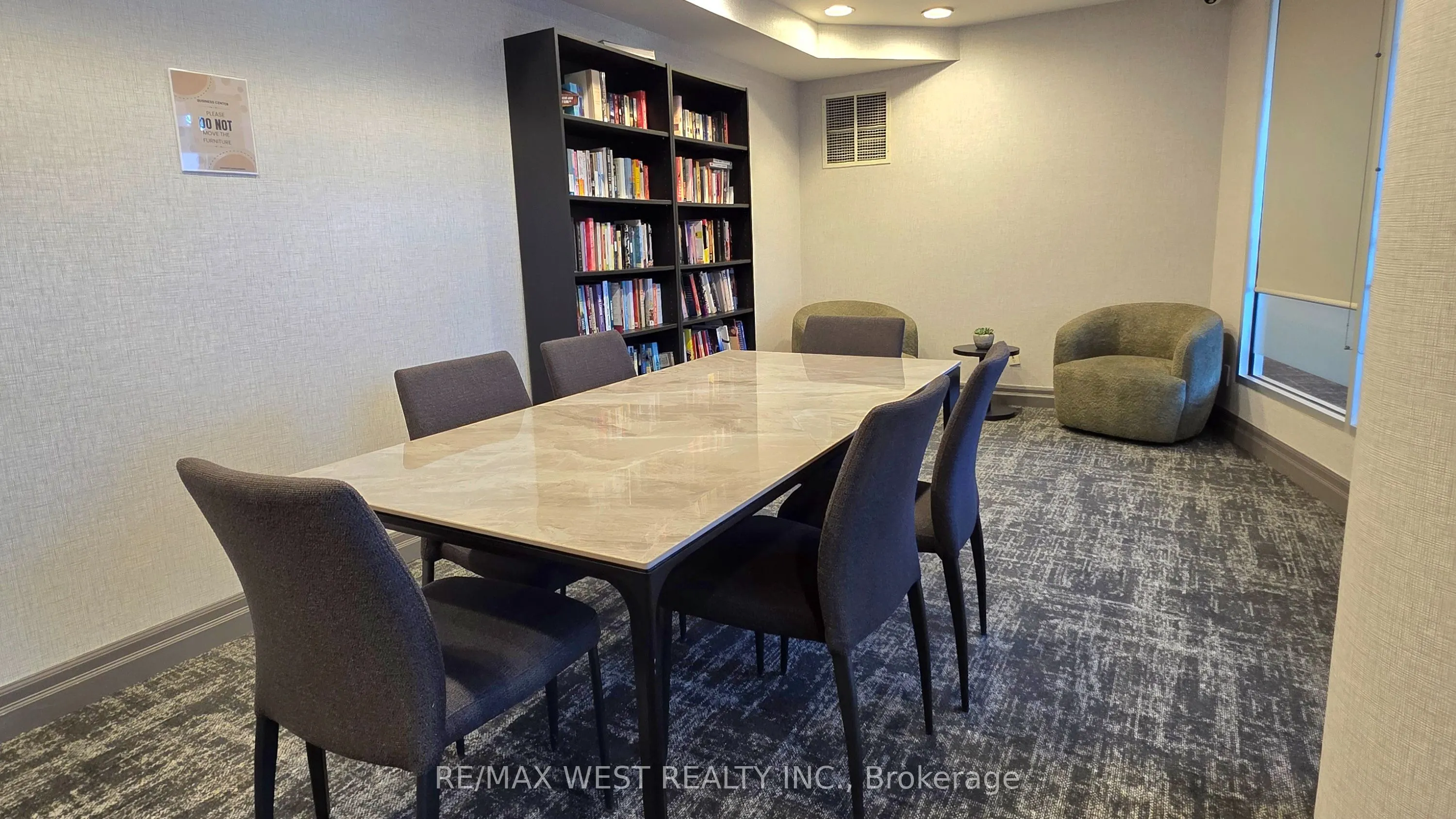 2083 Lake Shore Boulevard #914