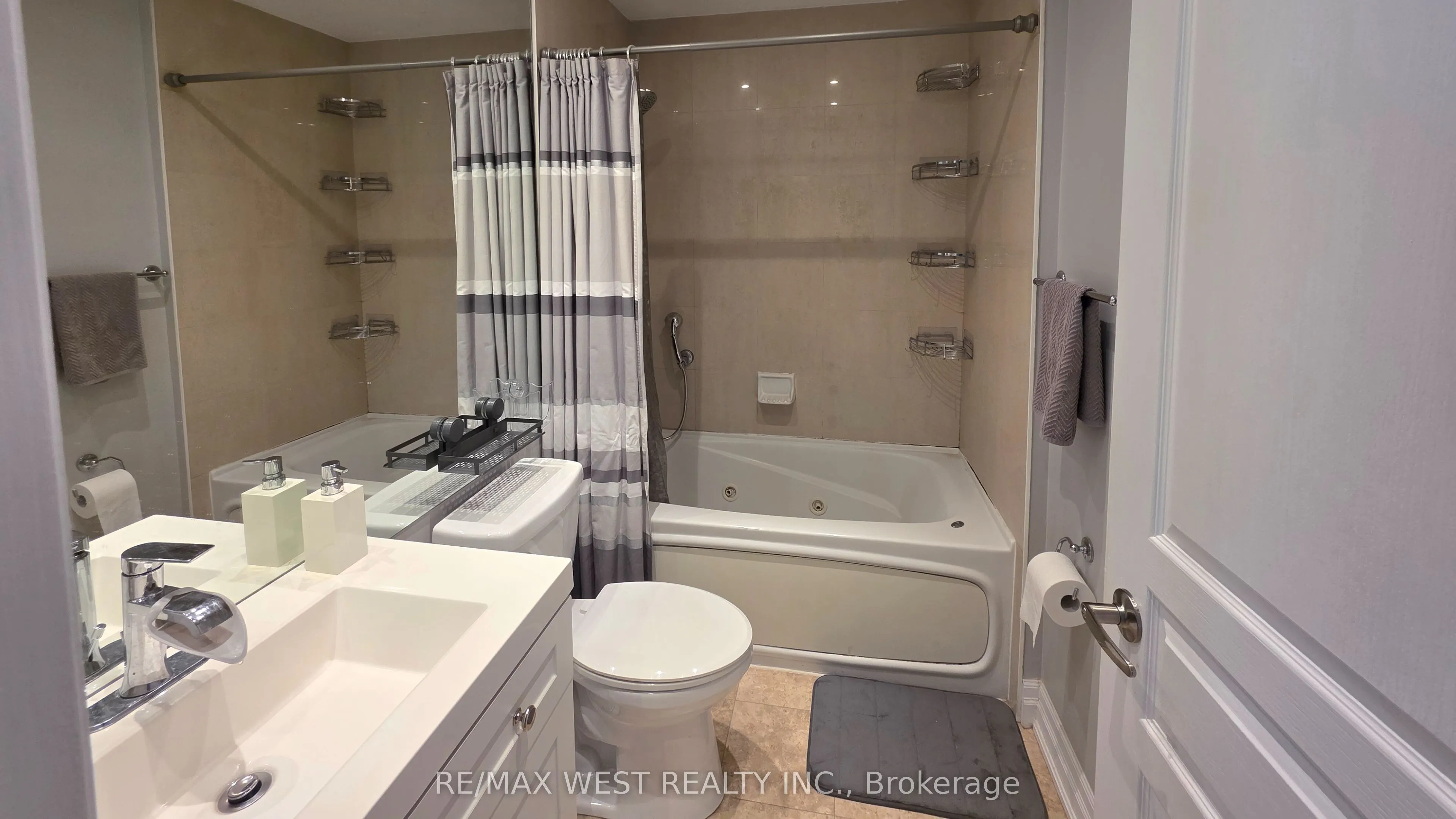 2083 Lake Shore Boulevard #914