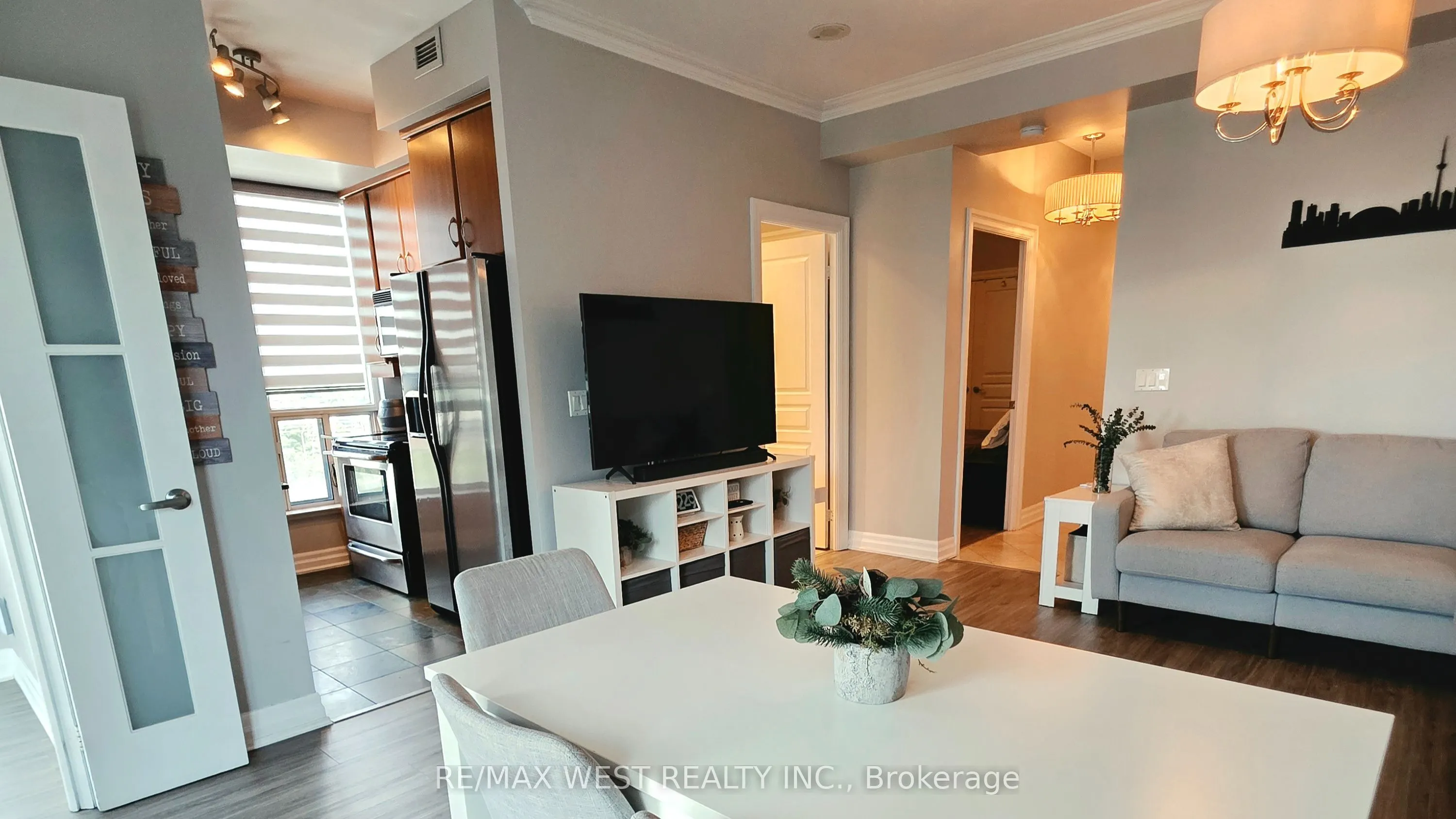 2083 Lake Shore Boulevard #914