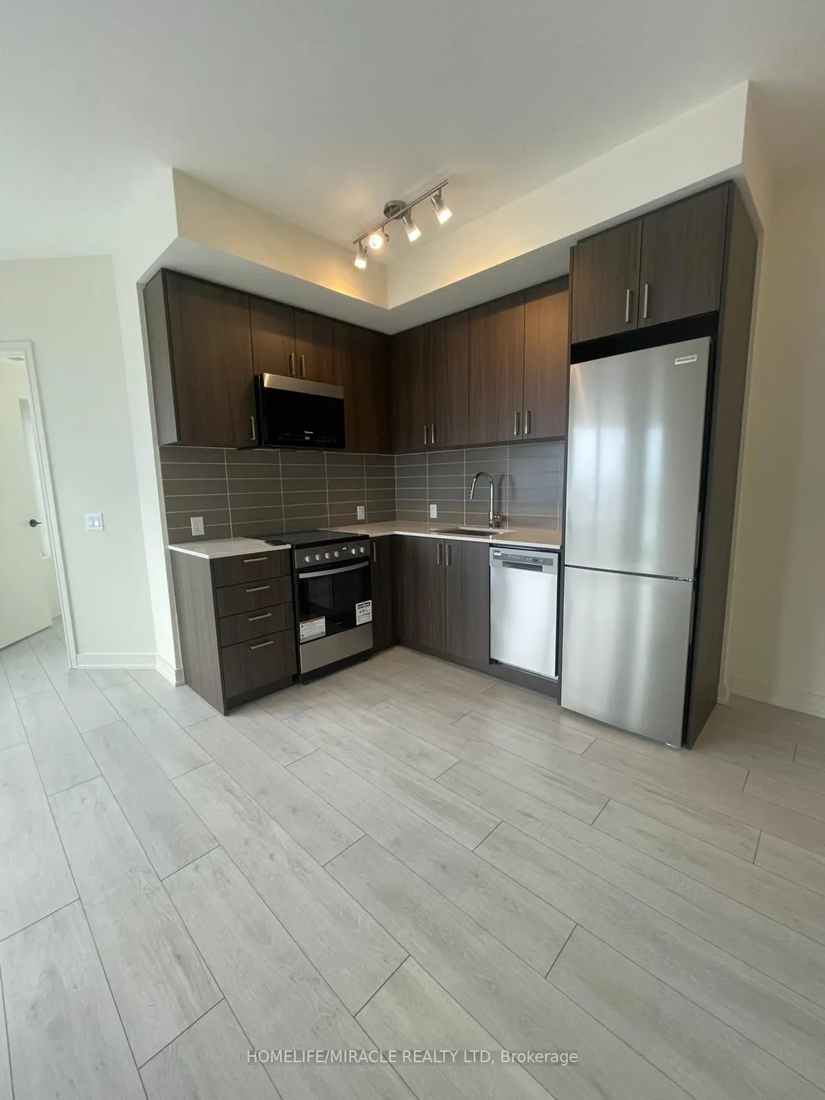 8020 Derry Road #1609