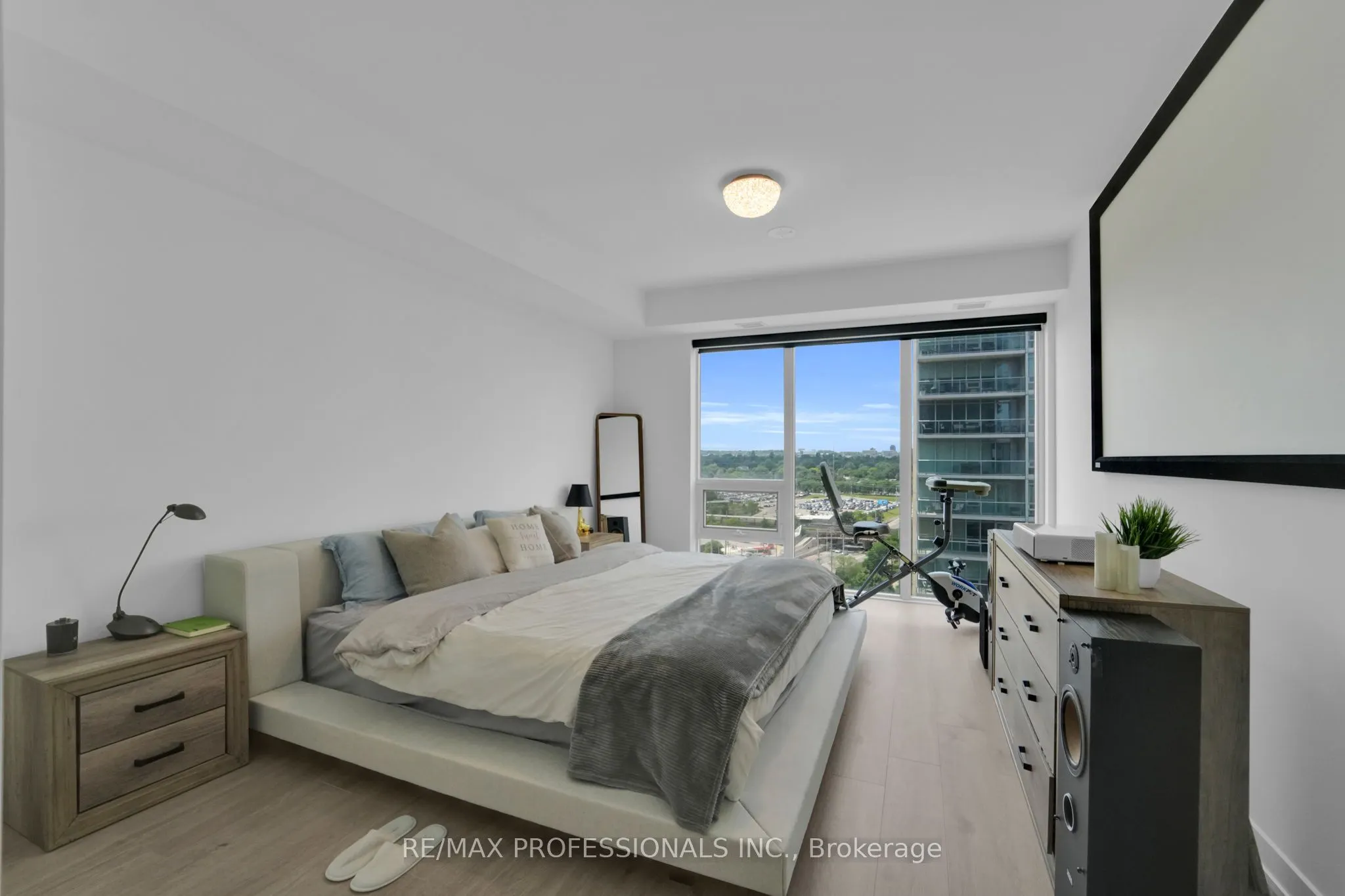 1035 Southdown Road #1402