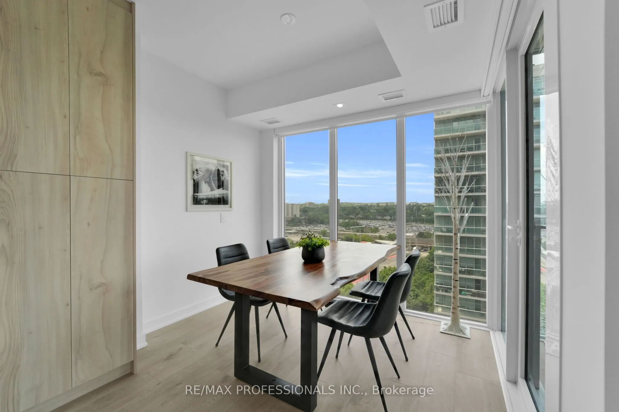 1035 Southdown Road #1402