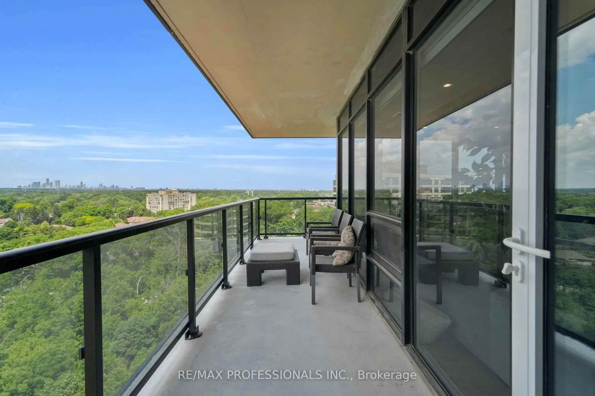 1035 Southdown Road #1402