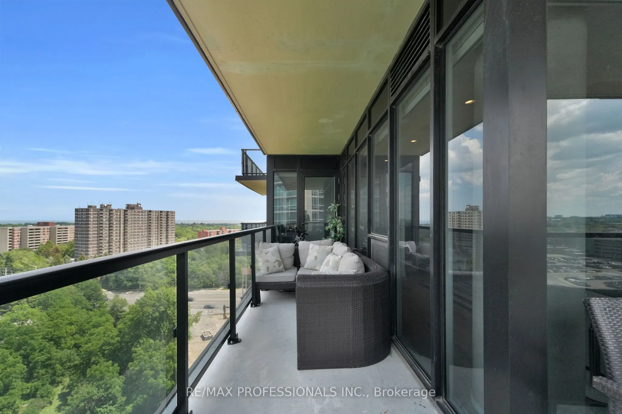 1035 Southdown Road #1402