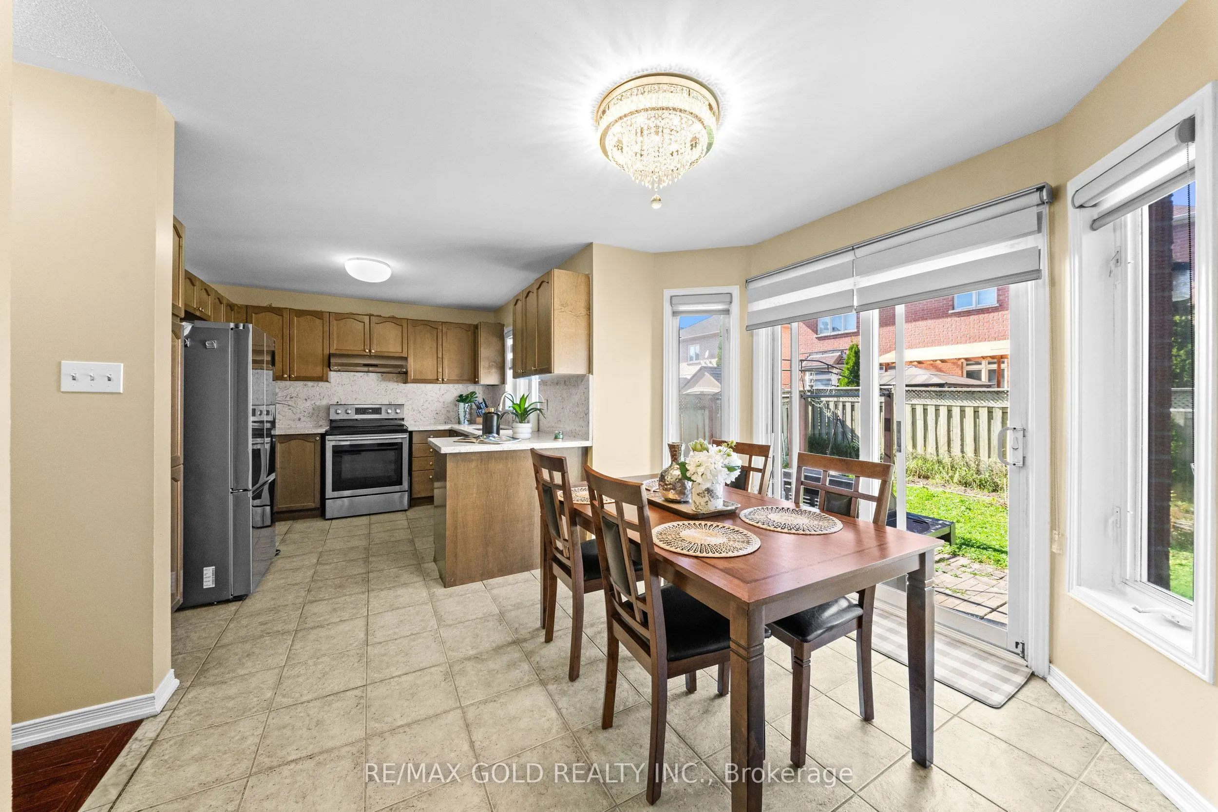 4 AUSTRALIA Drive