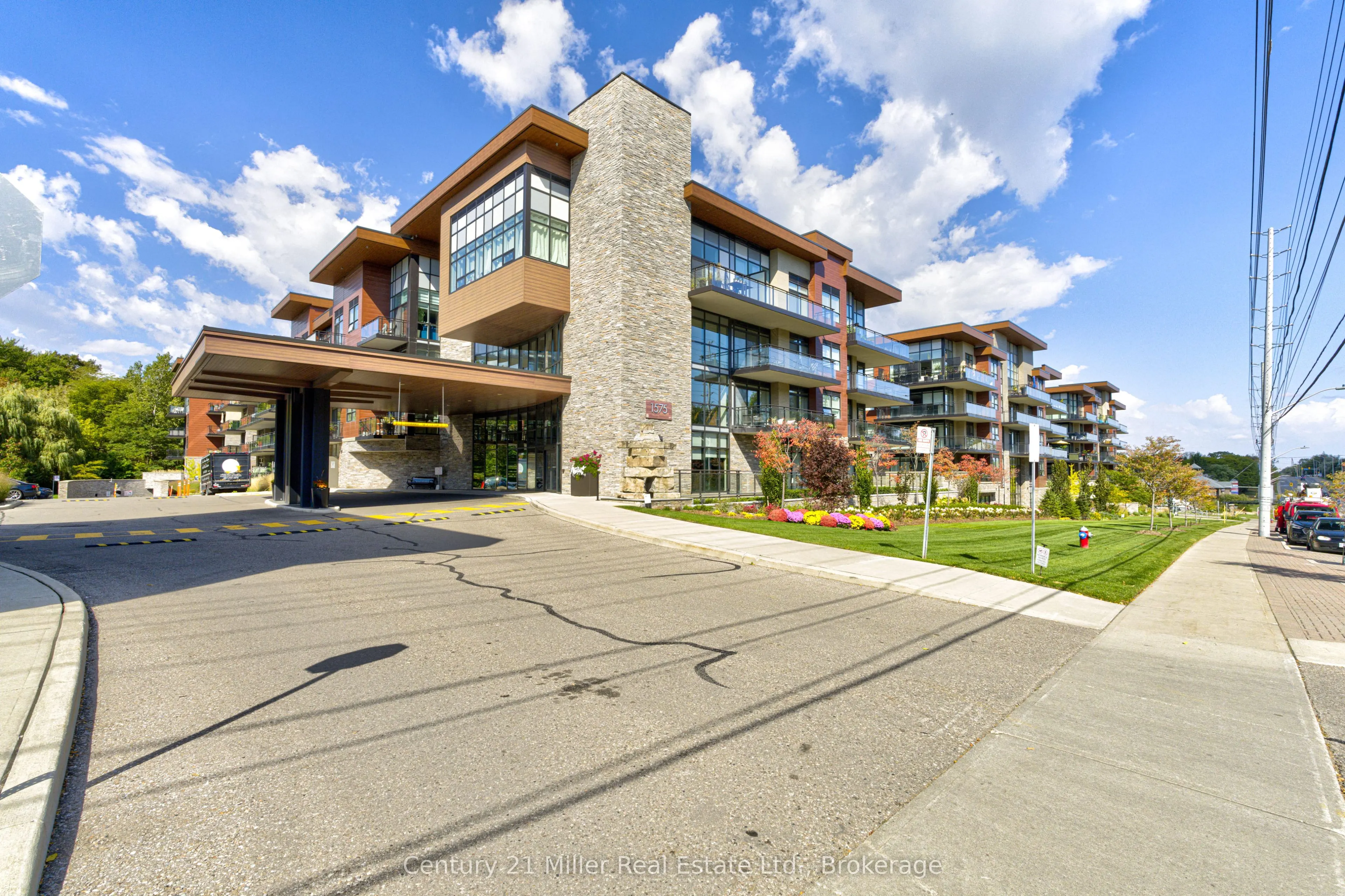 1575 Lakeshore Road W #263