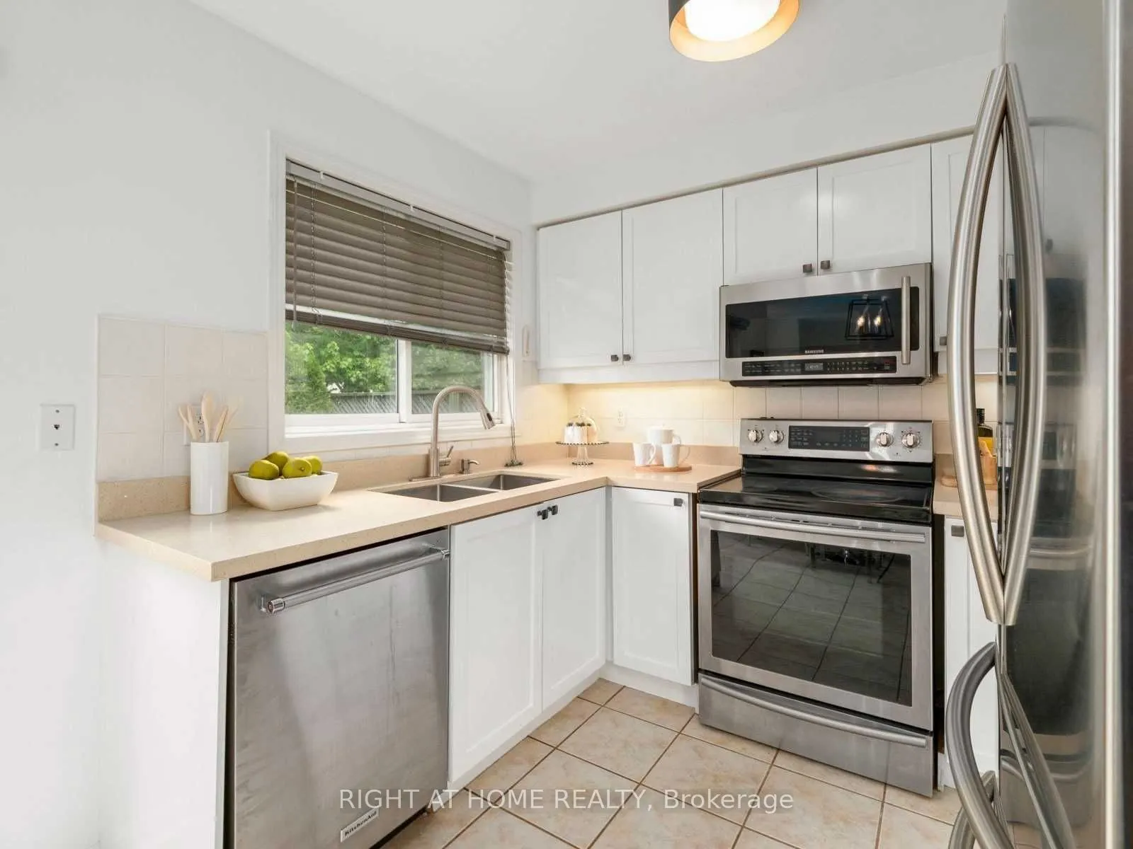 5555 Bridgeport Gate