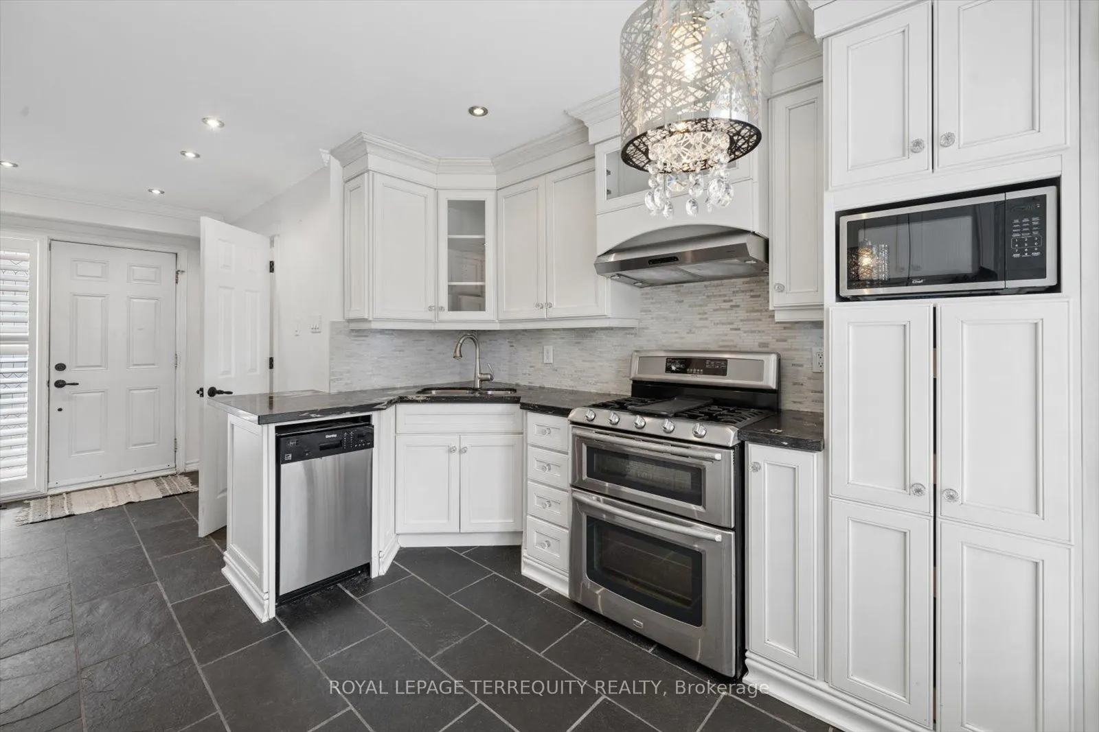 1825 Hyde Mill Crescent #26