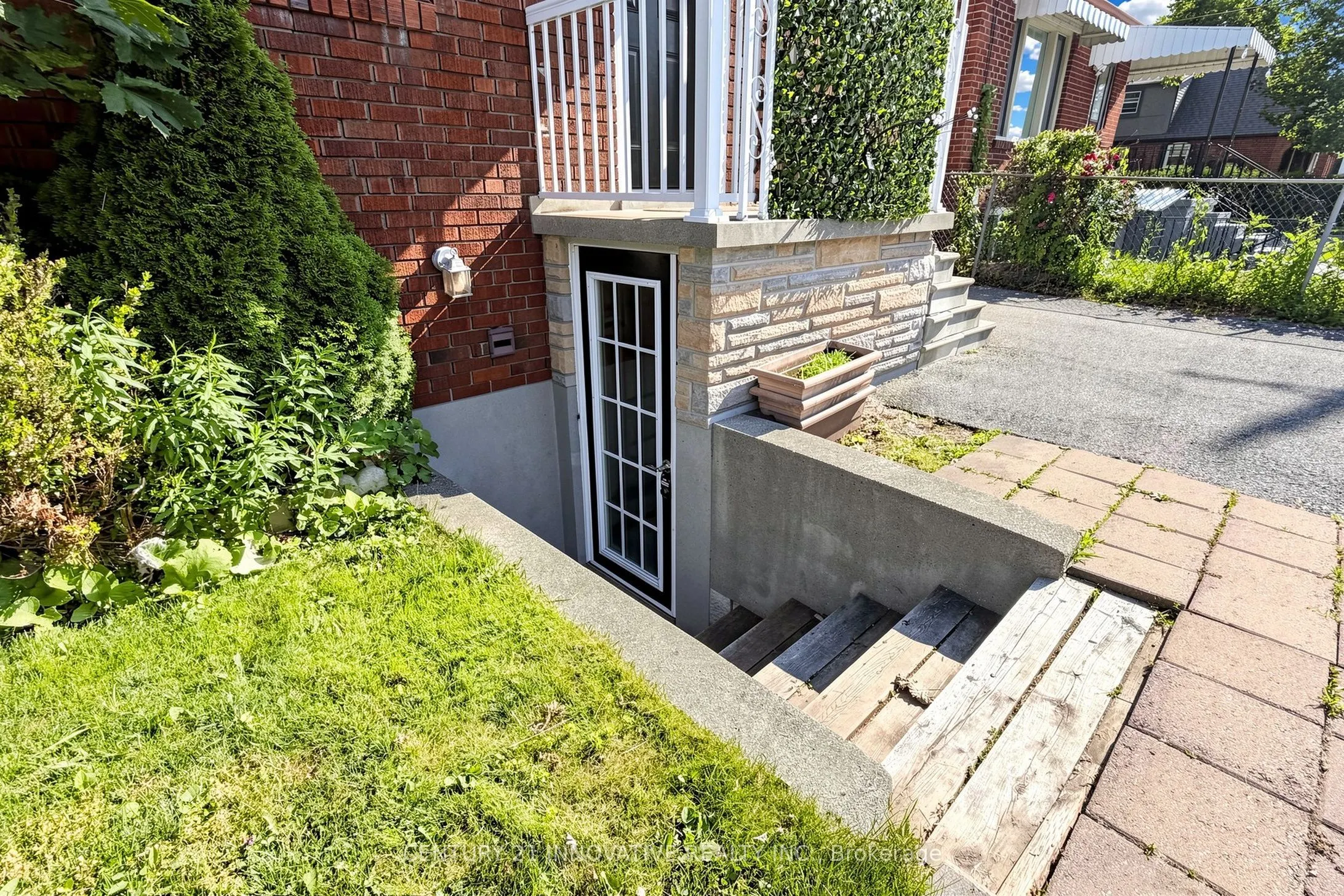 59 Manitoba Street