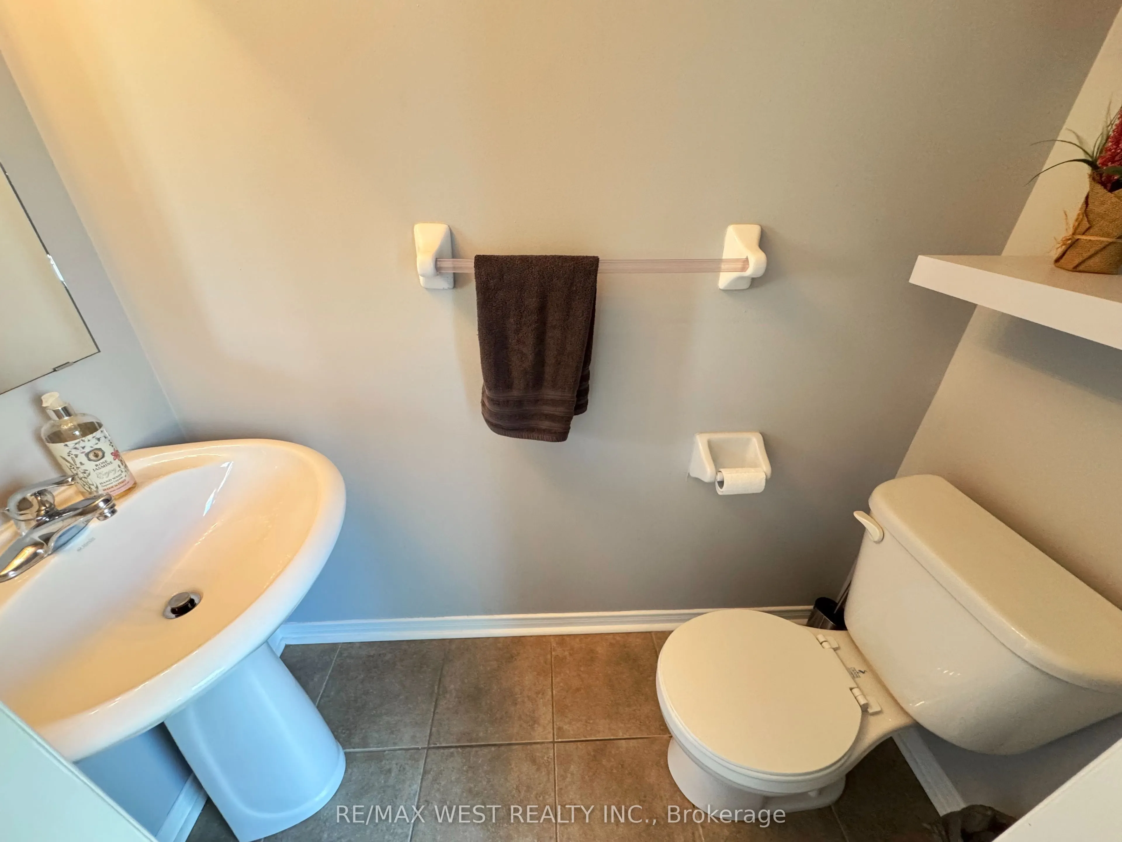 60 Fairwood Circle #136