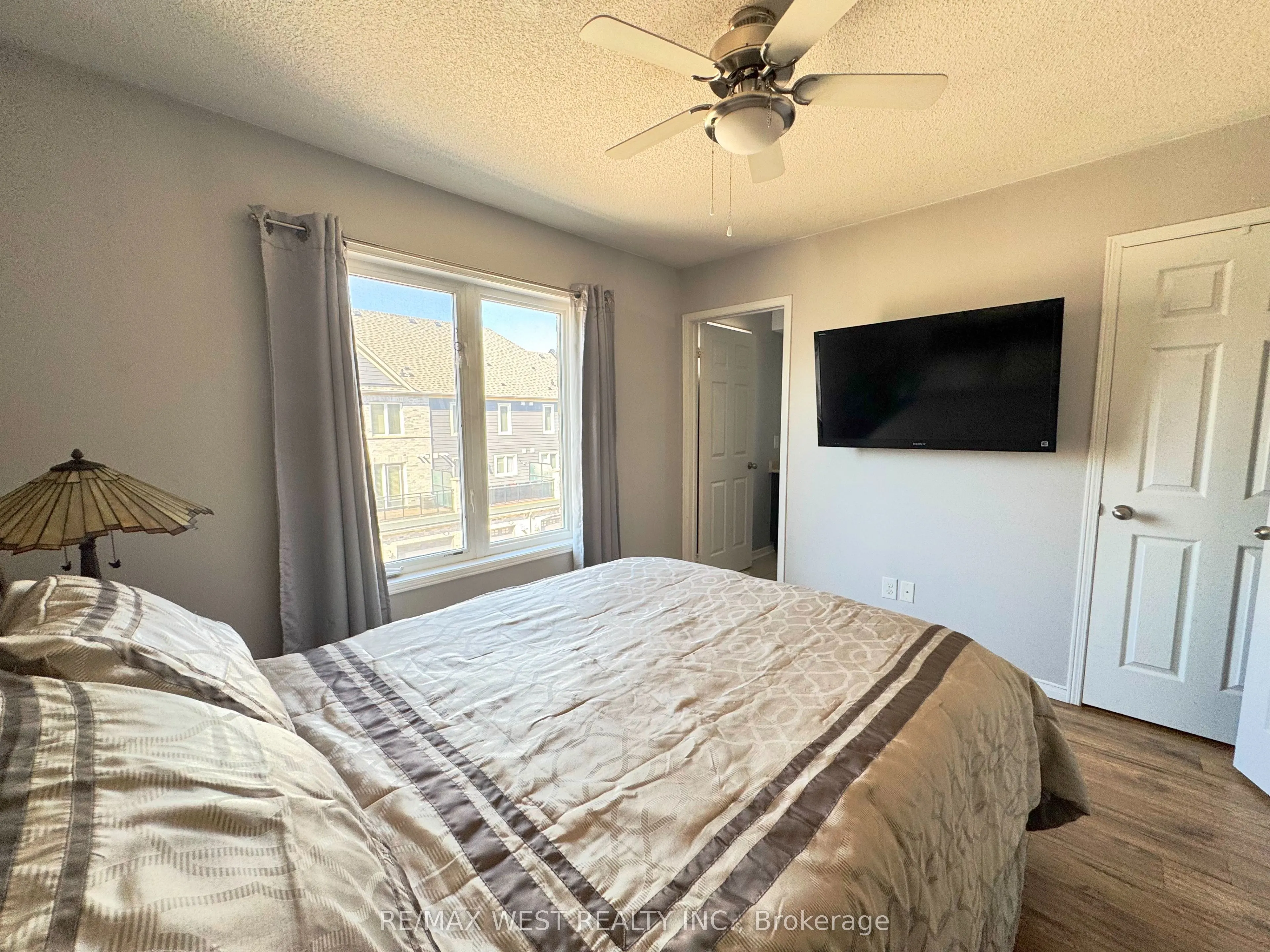 60 Fairwood Circle #136