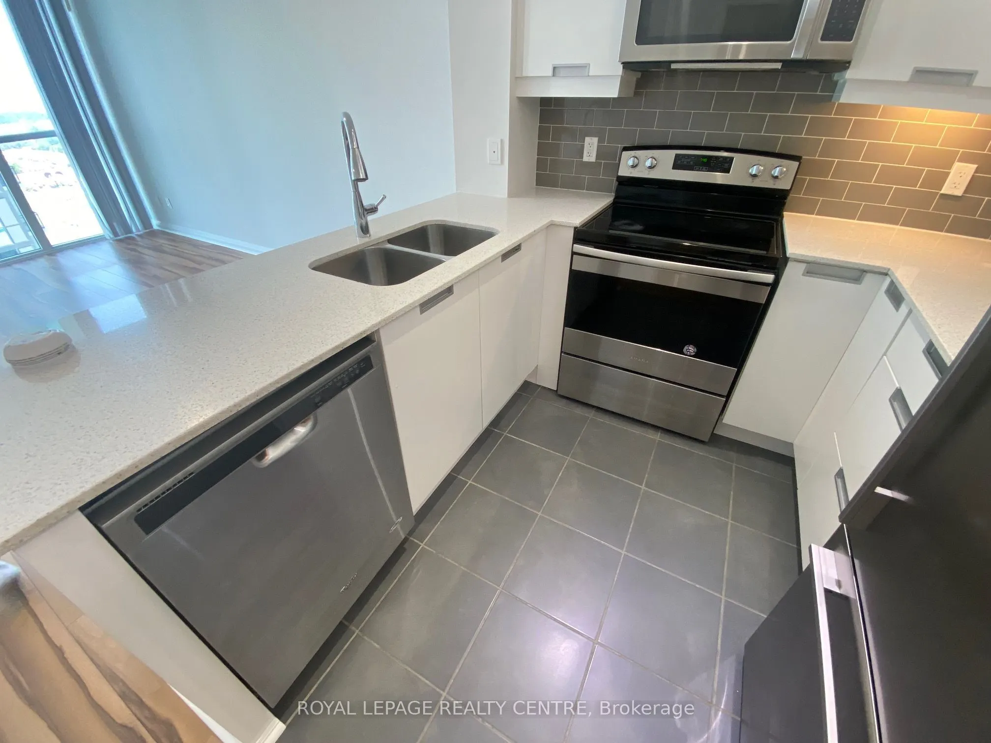 55 Eglinton Avenue W #2108