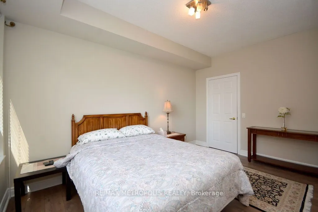 25 Kingsbridge Garden Circle #2612