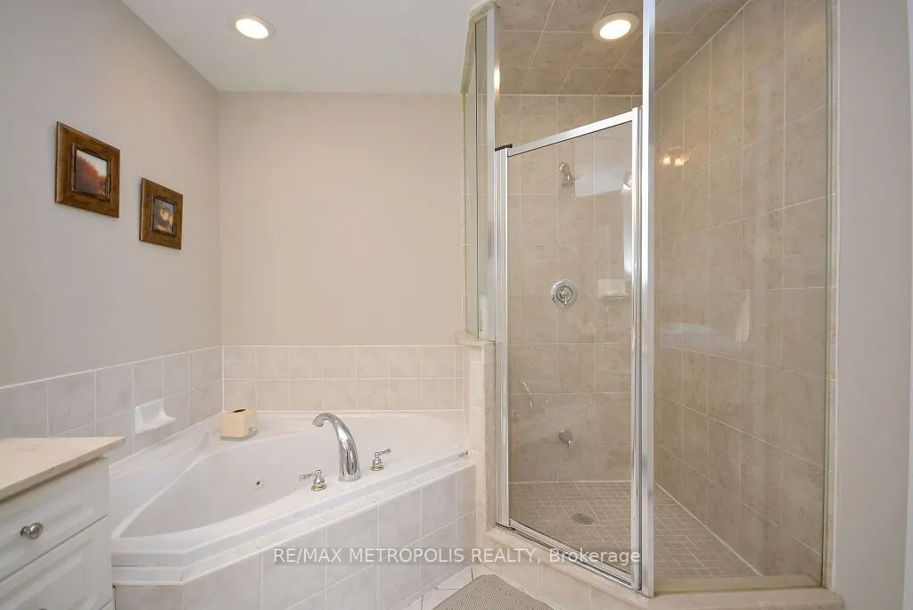 25 Kingsbridge Garden Circle #2612