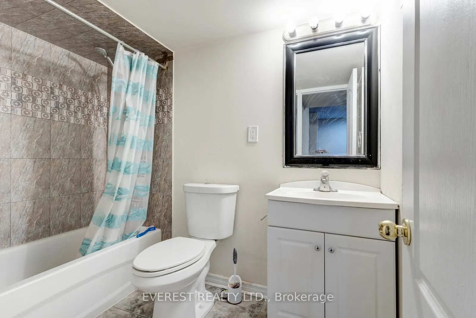 5172 Nestling Grove