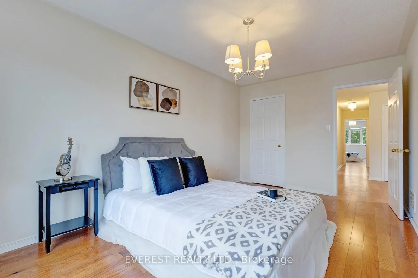 5172 Nestling Grove