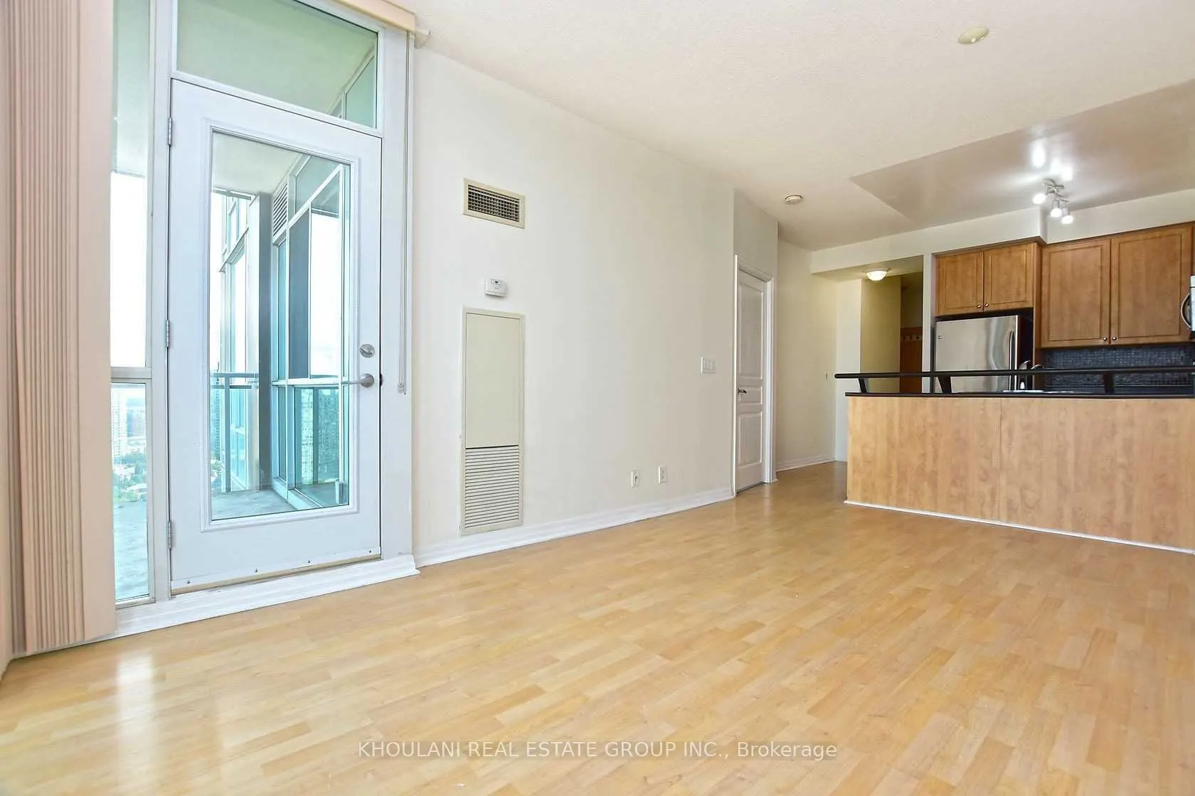 220 Burnhamthorpe Road #2201