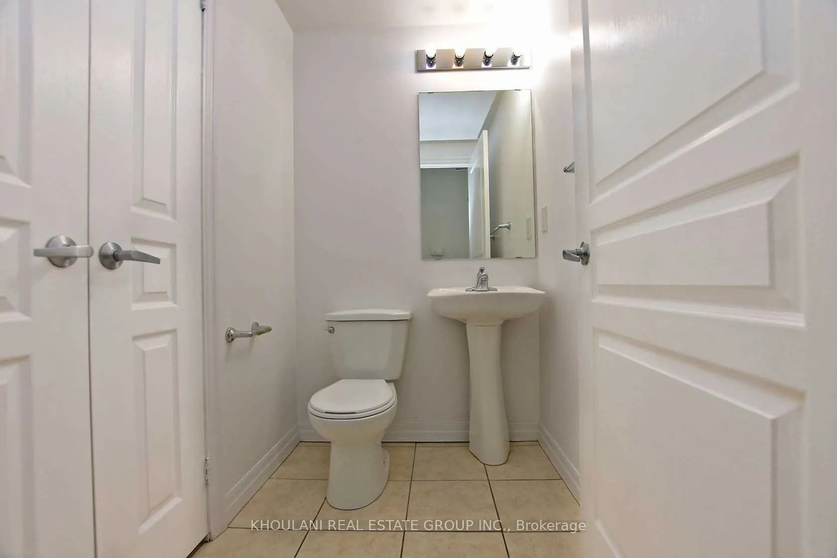 220 Burnhamthorpe Road #2201