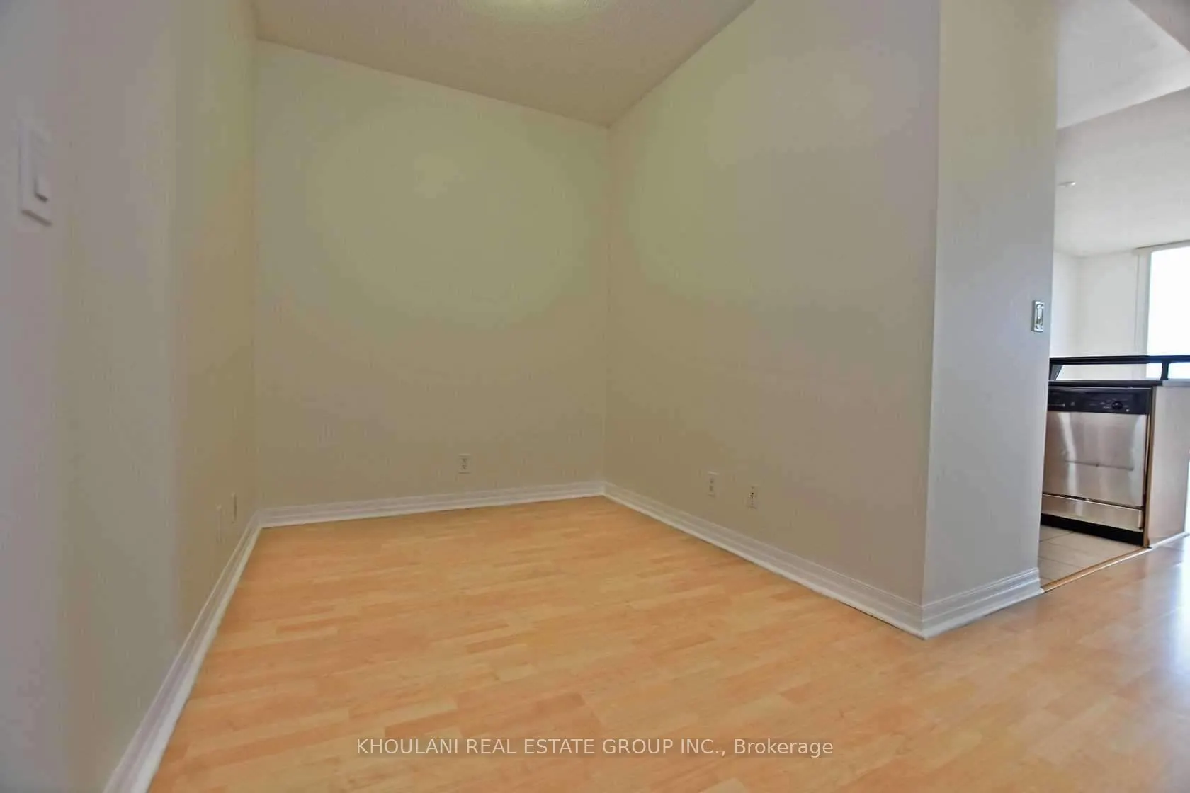 220 Burnhamthorpe Road #2201