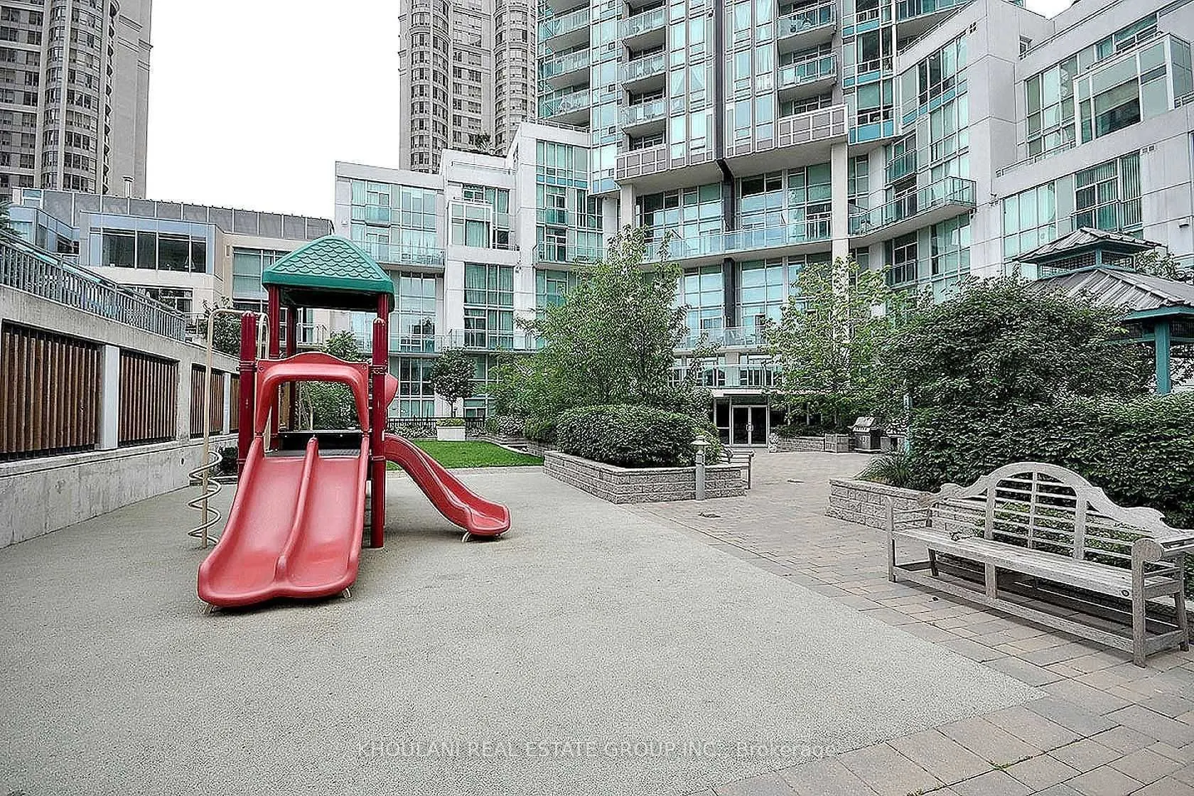 220 Burnhamthorpe Road #2201