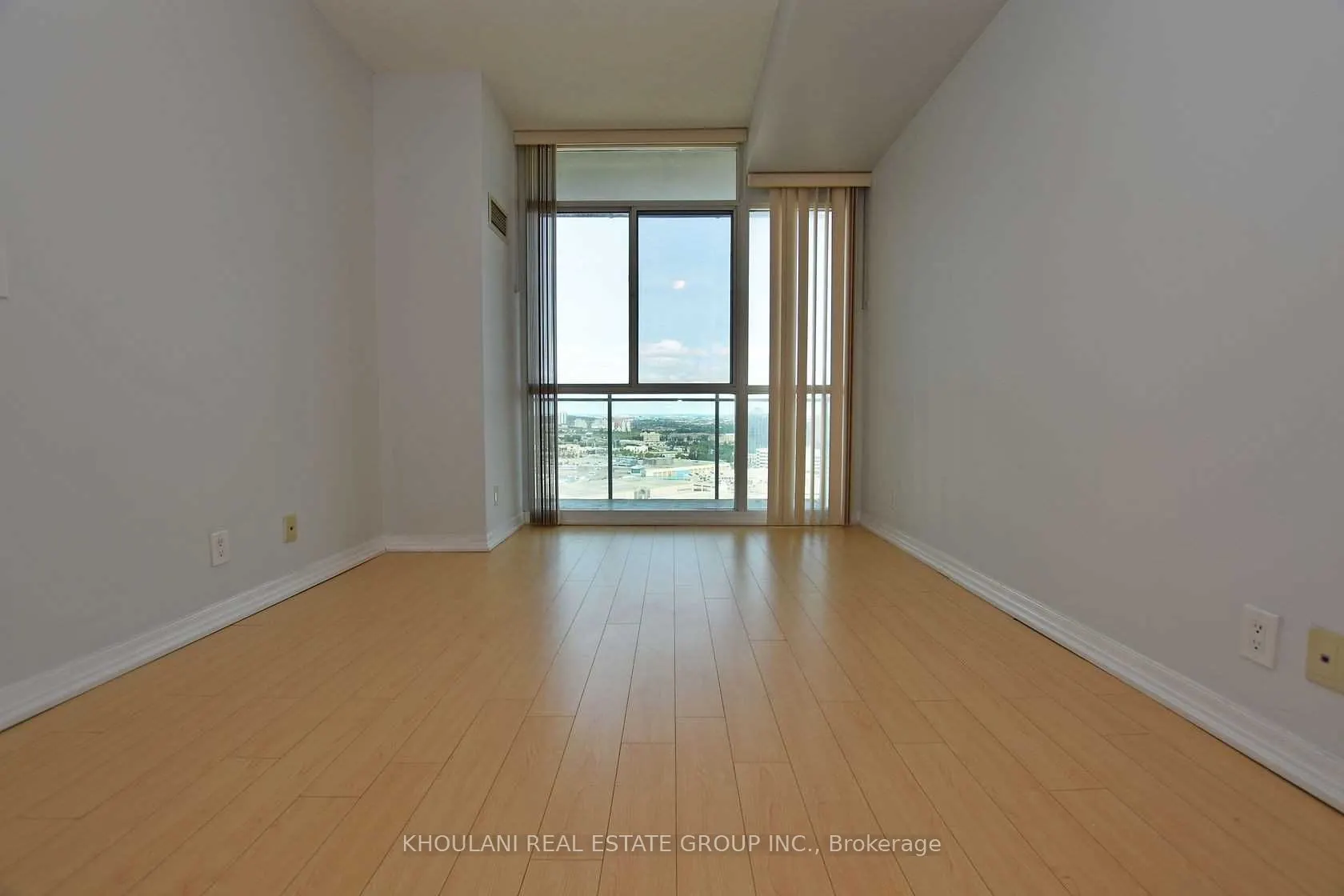 220 Burnhamthorpe Road #2201