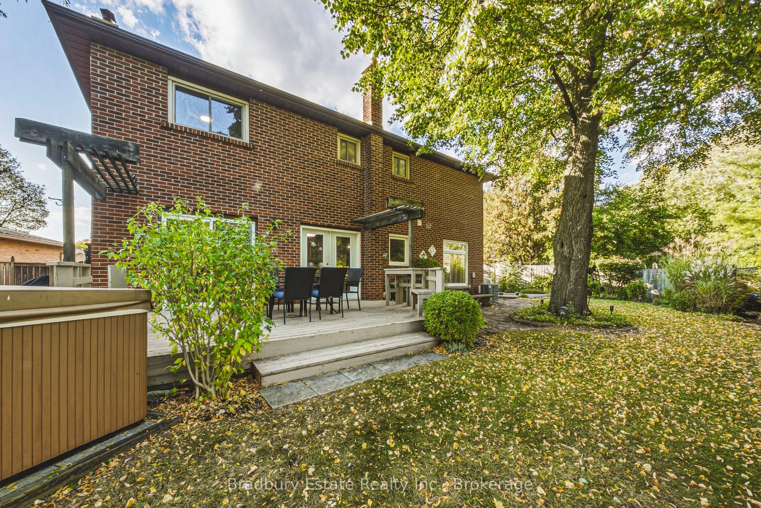1106 HUNTLEY Court