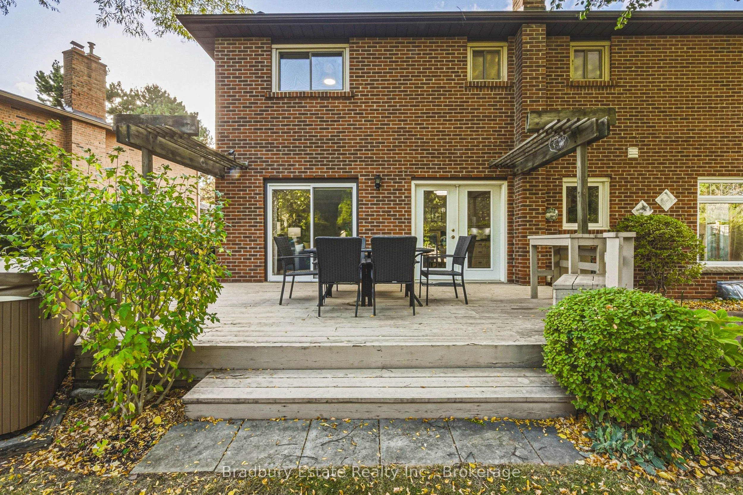 1106 HUNTLEY Court