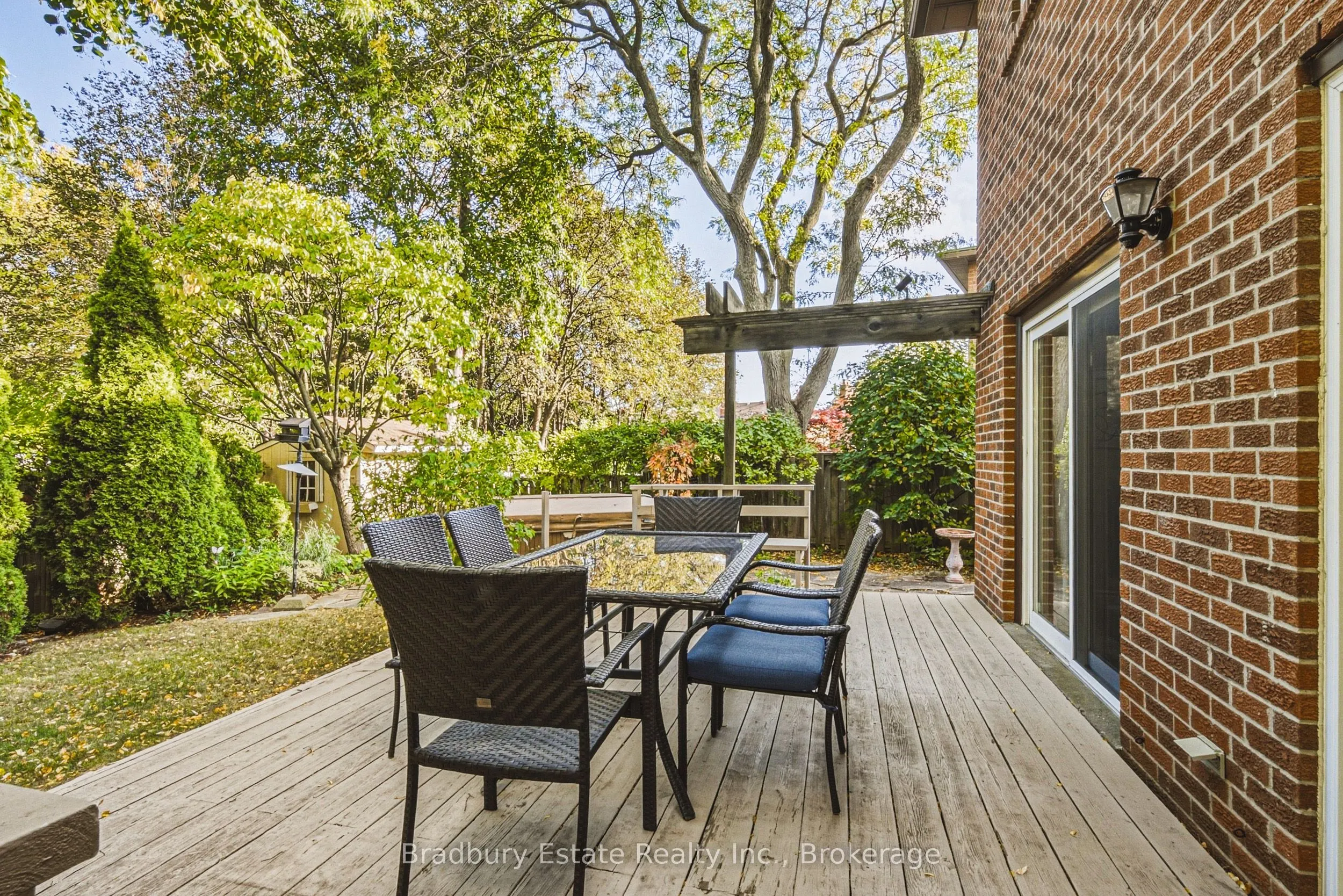 1106 HUNTLEY Court