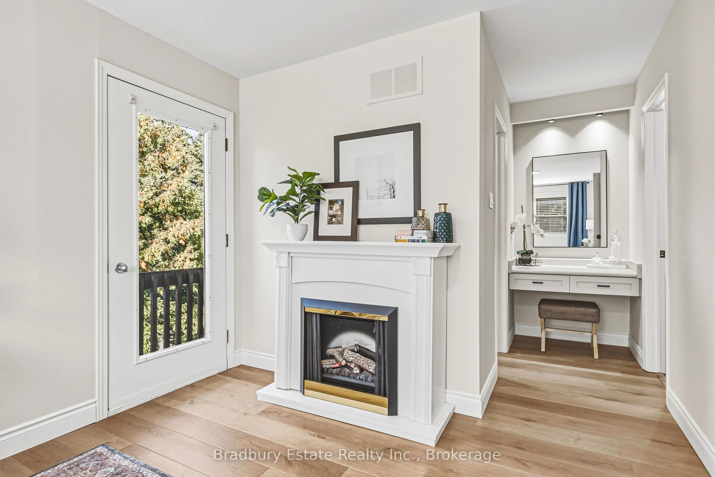 1106 HUNTLEY Court