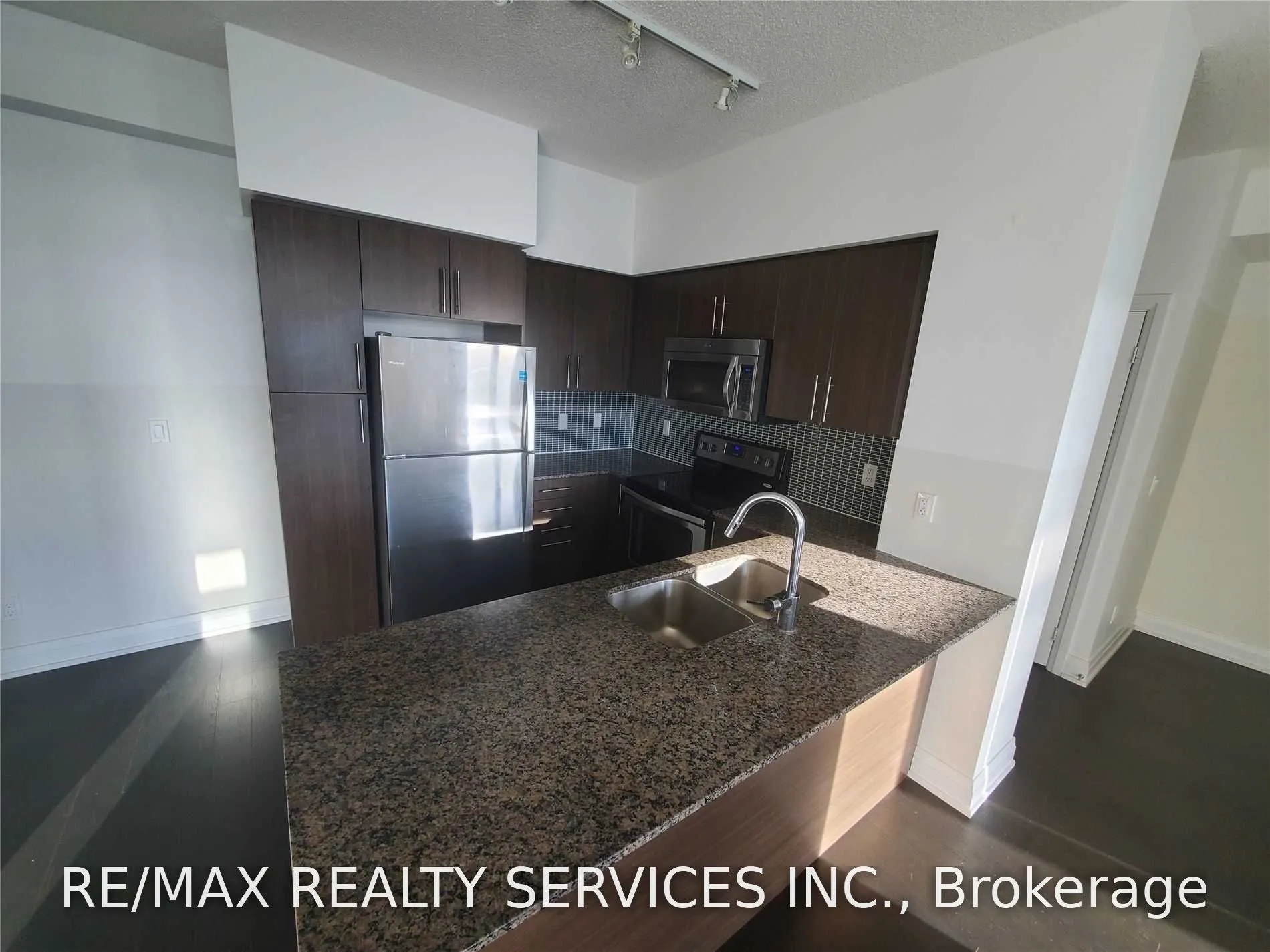 65 Speers Road #1701