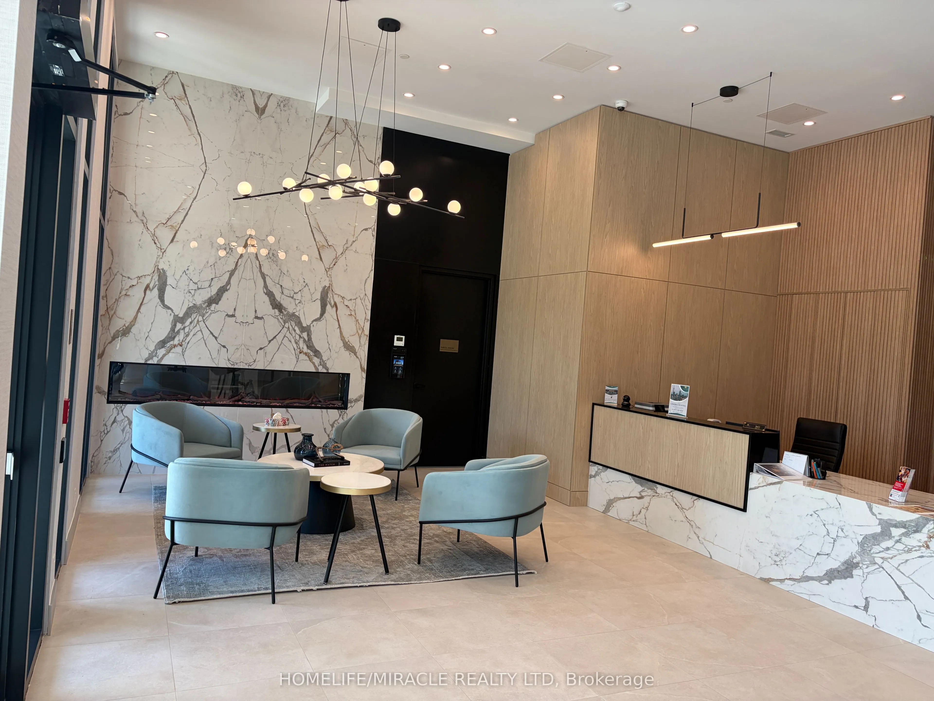 1381 Lakeshore Road E #523