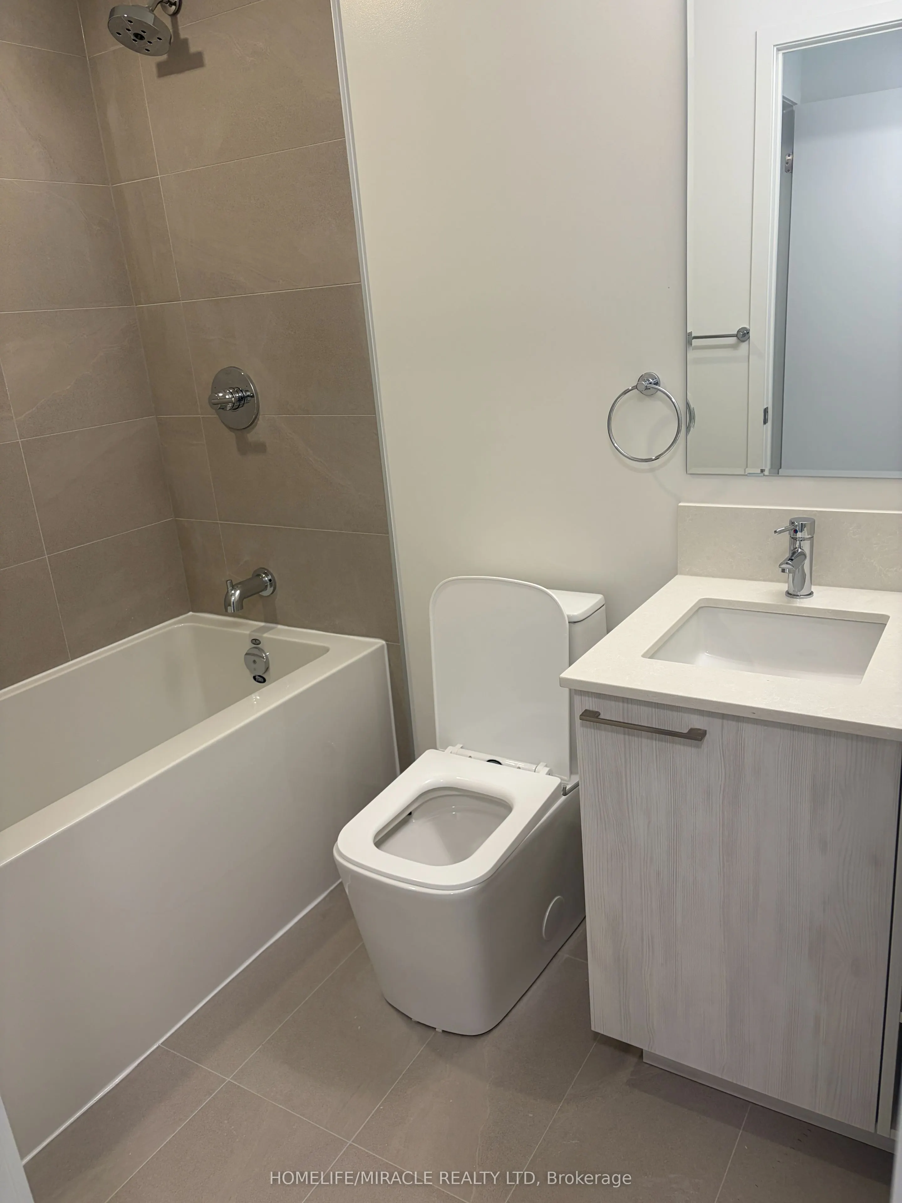 1381 Lakeshore Road E #523