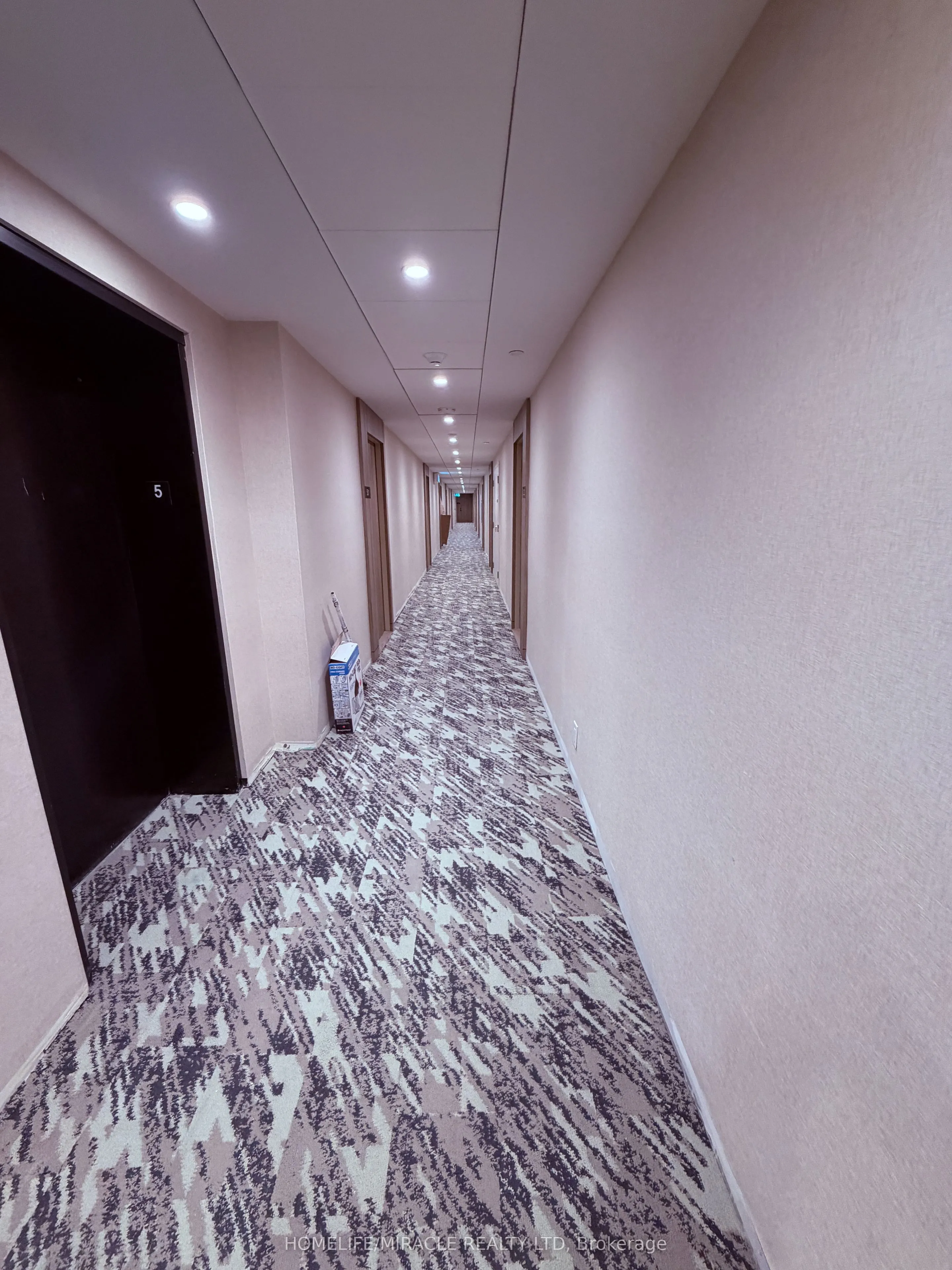 1381 Lakeshore Road E #523