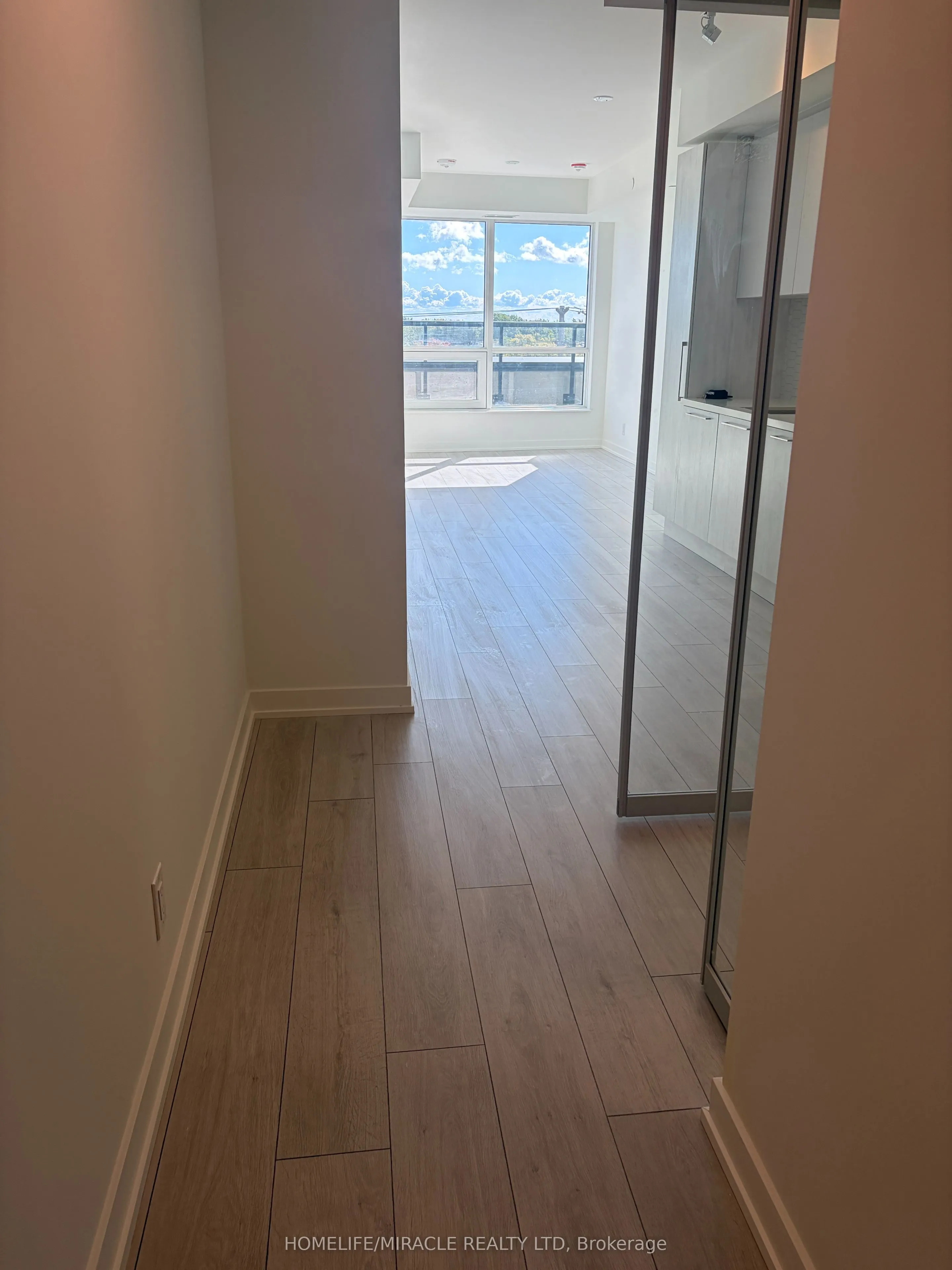 1381 Lakeshore Road E #523