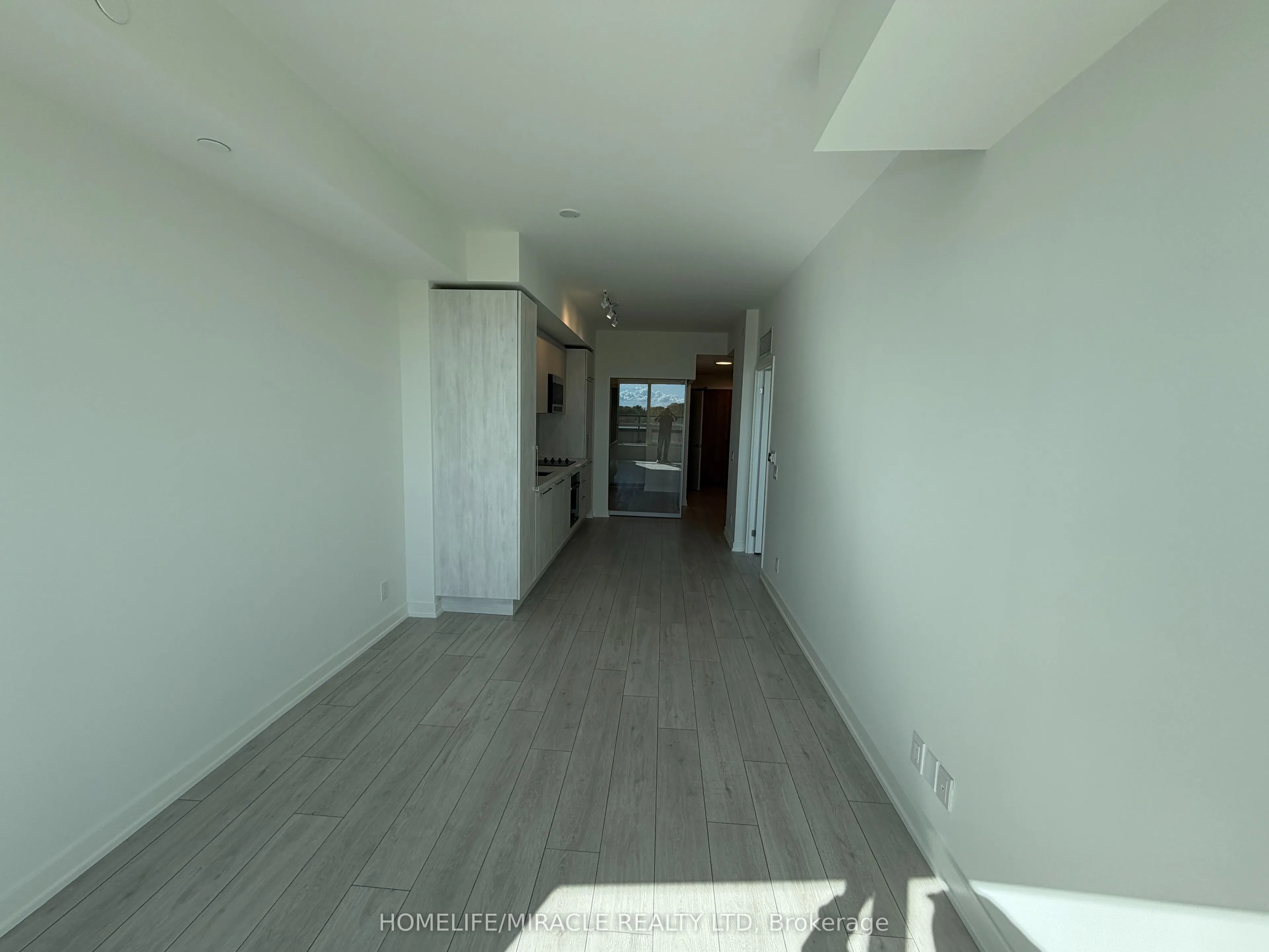 1381 Lakeshore Road E #523