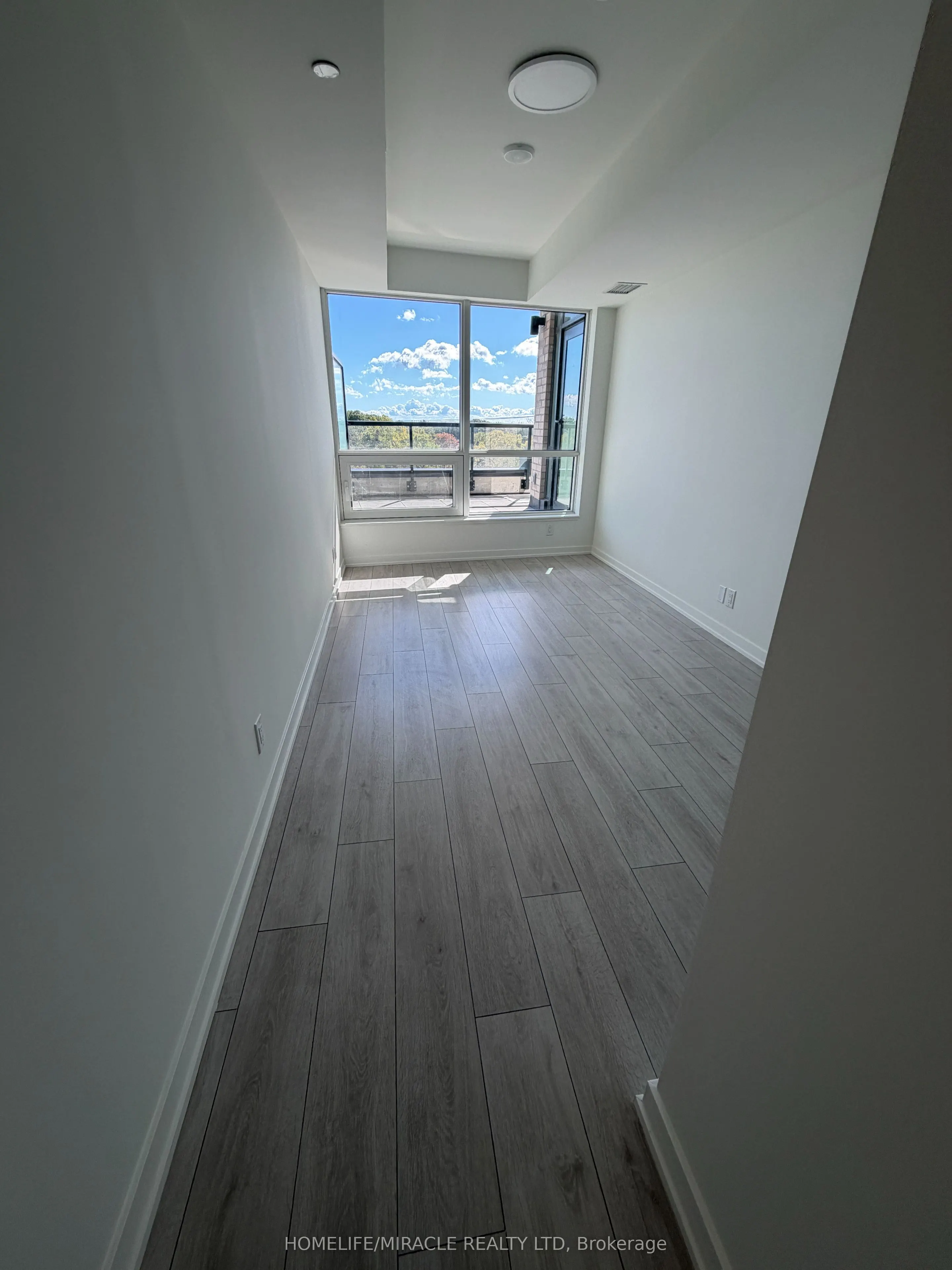1381 Lakeshore Road E #523